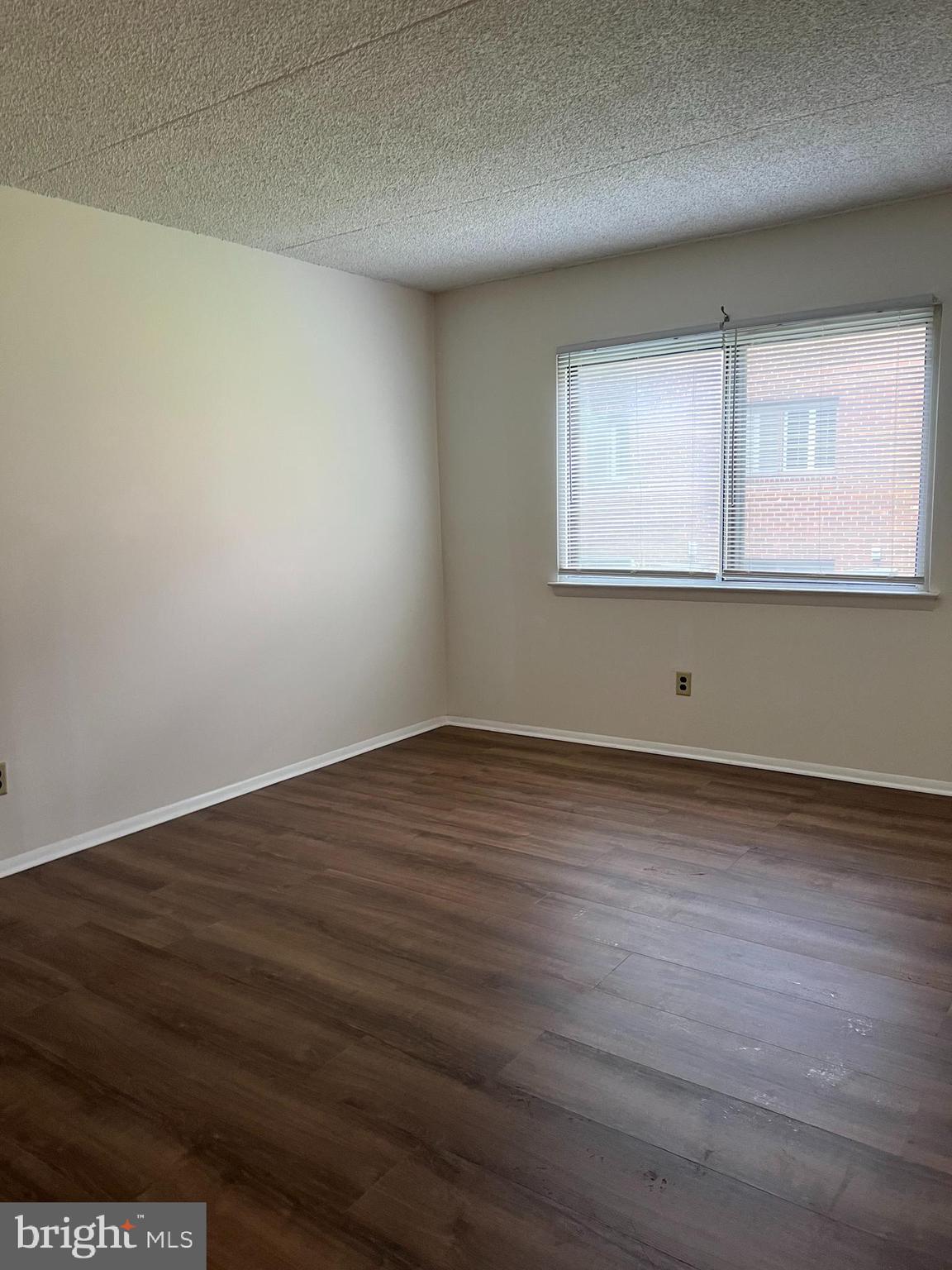DANBURY VILLAGE - Residential