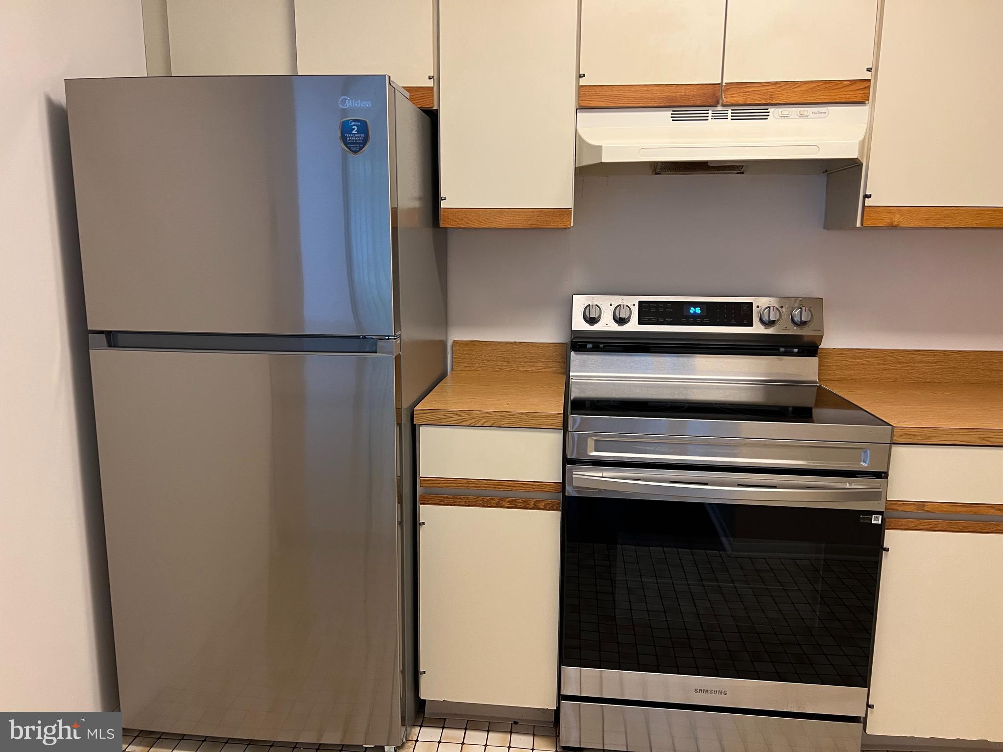 DANBURY VILLAGE - Residential