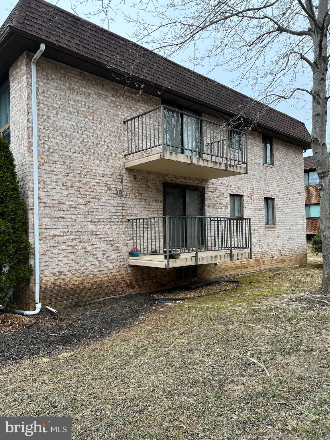 DANBURY VILLAGE - Residential
