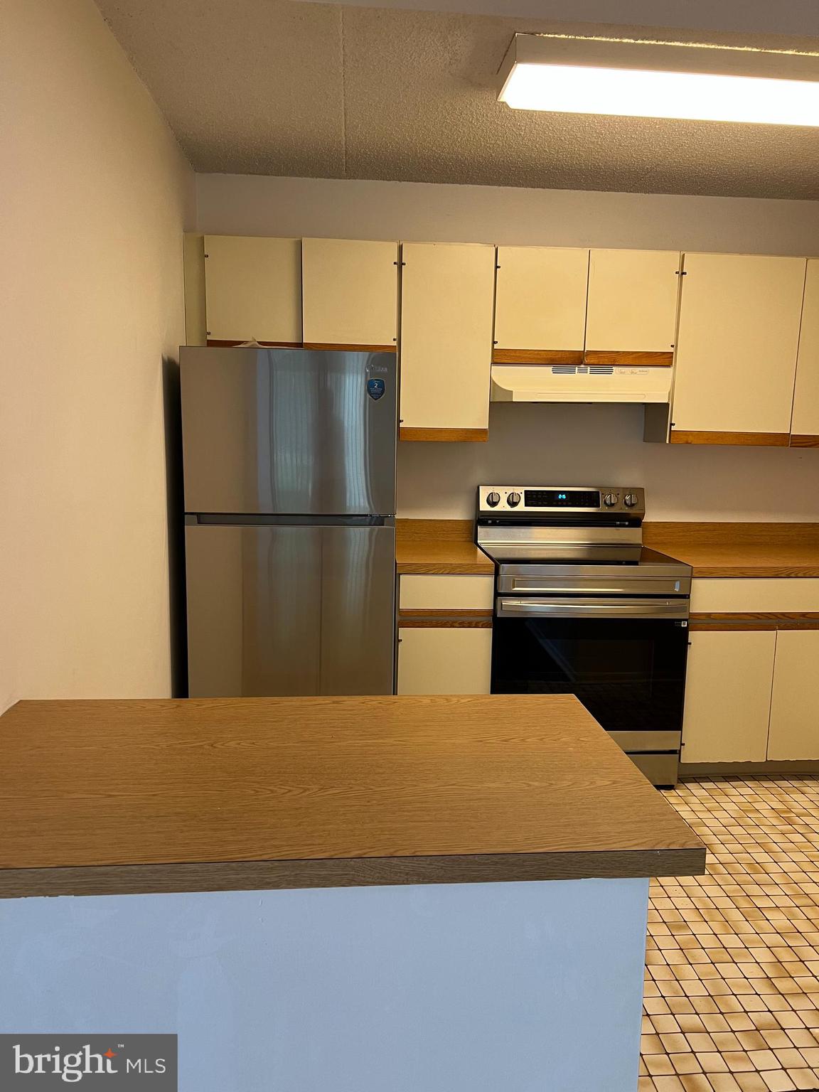 DANBURY VILLAGE - Residential