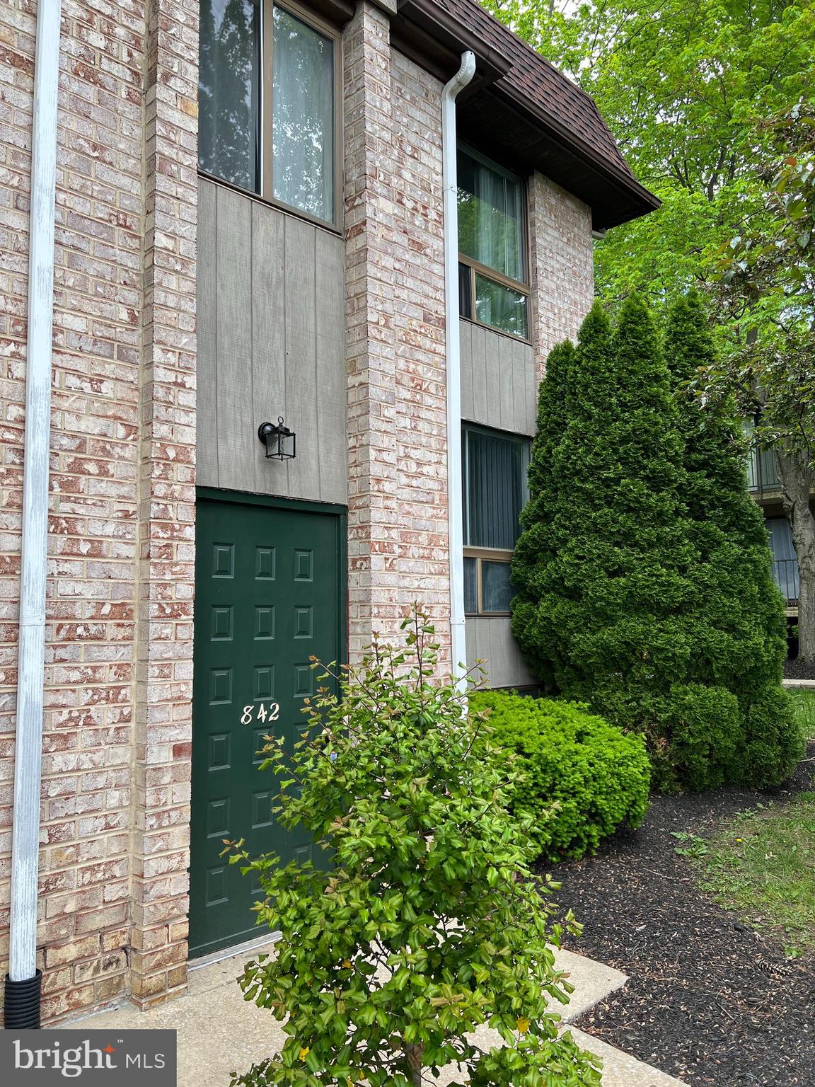 Welcome to your next home featuring many new updates - brand-new stainless-steel appliances (Frig, stove dishwasher); Brand-new laminated floor throughout the living space; Brand-new updates in the bathroom; fresh painting throughout; recently updated HVAC and water heater. 842A Putnam Blvd is an end-unit 1st floor unit of approx. 900 sq ft living space with extra bright sunlight and 400 sq ft basement with its own laundry and large storage space. Danbury Village is conveniently located in the award-winning Wallingford-Swarthmore School District, Reserved one car parking space just next to the Unit with plenty of visitor parking; walking distance to Condo association office and pool (free access in the summer); Close to major roads and public transportation (just minutes from I-476, I-95, Septa train stations); Convenient access to dining, theaters, libraries, Media downtown, shopping centers and Malls. Don't miss your chance on this one as your next home!