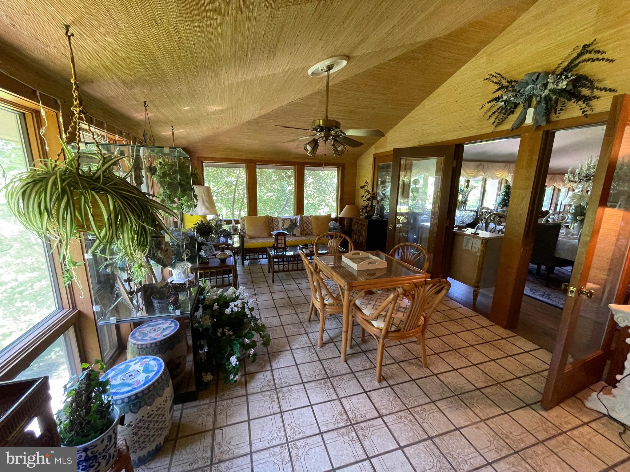 TOWN CENTER - Residential