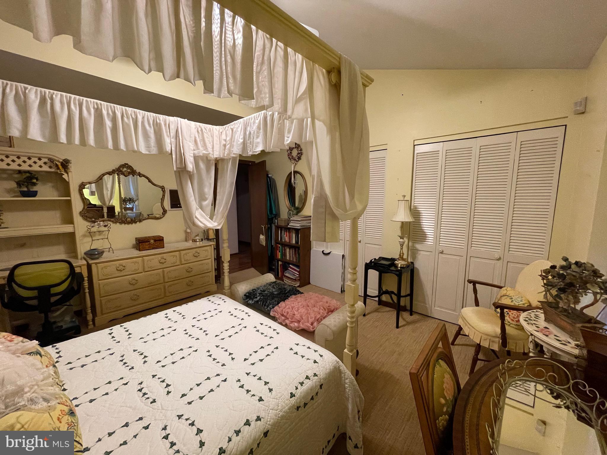 TOWN CENTER - Residential