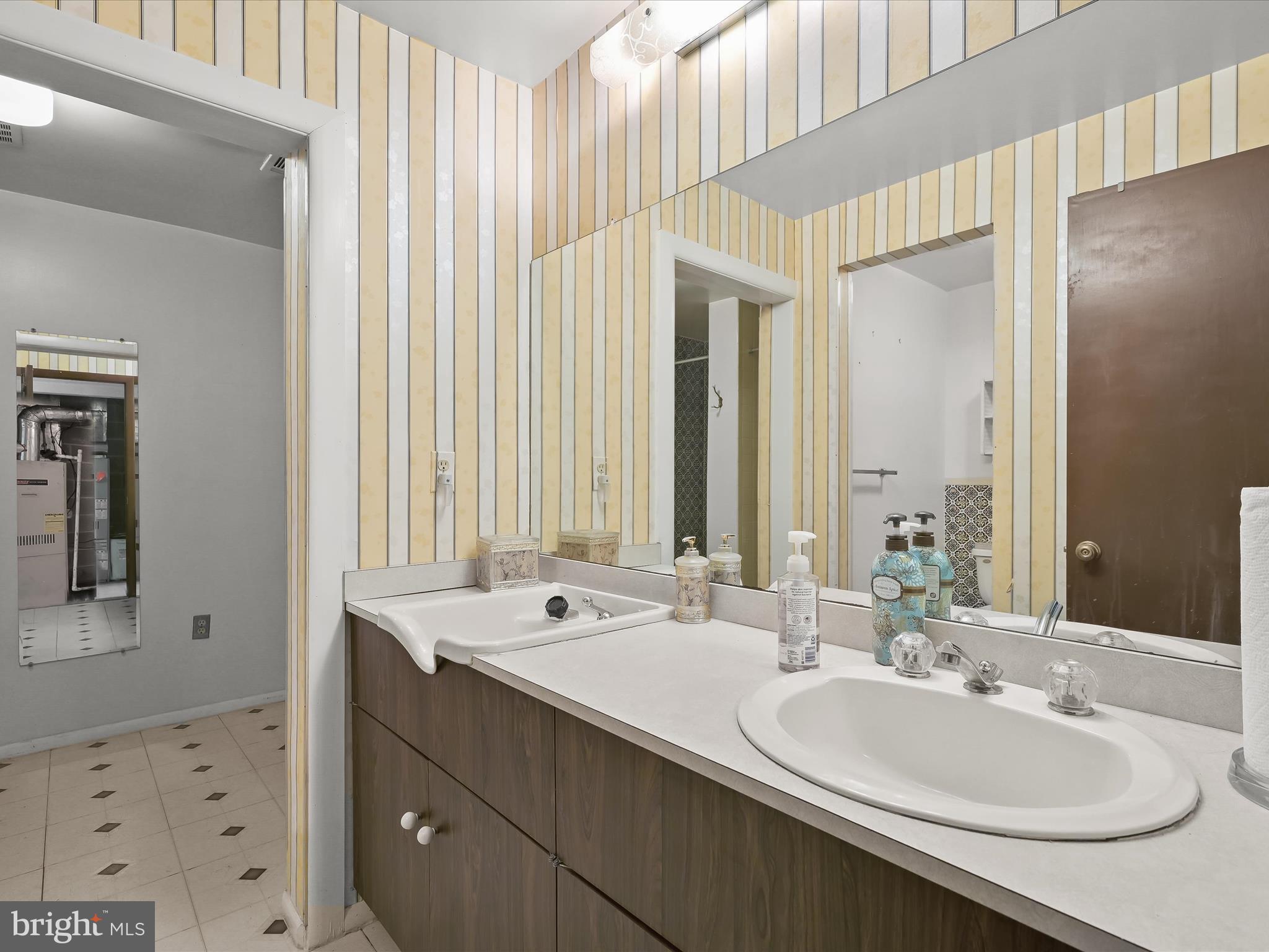 TOWN CENTER - Residential