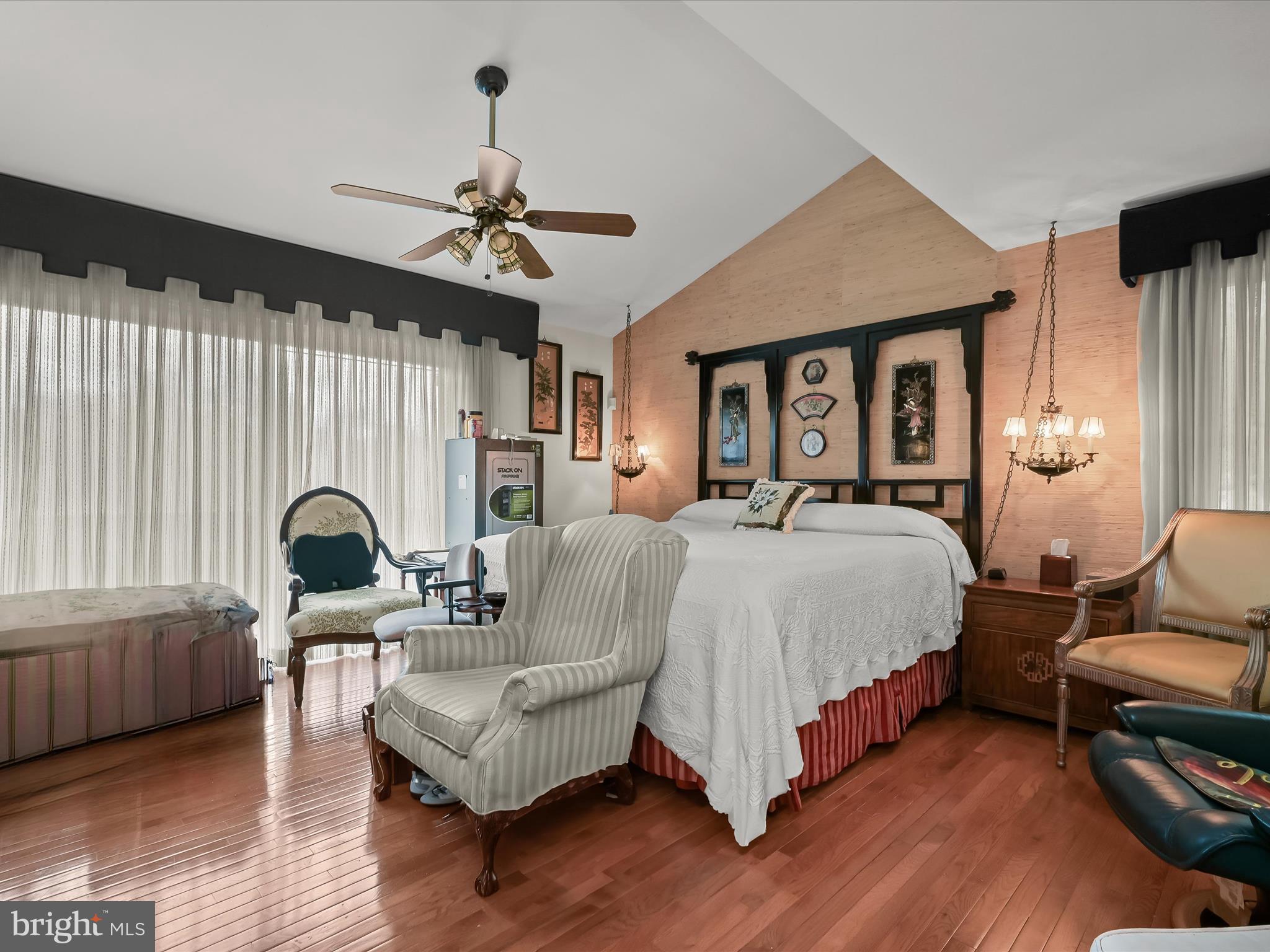 TOWN CENTER - Residential