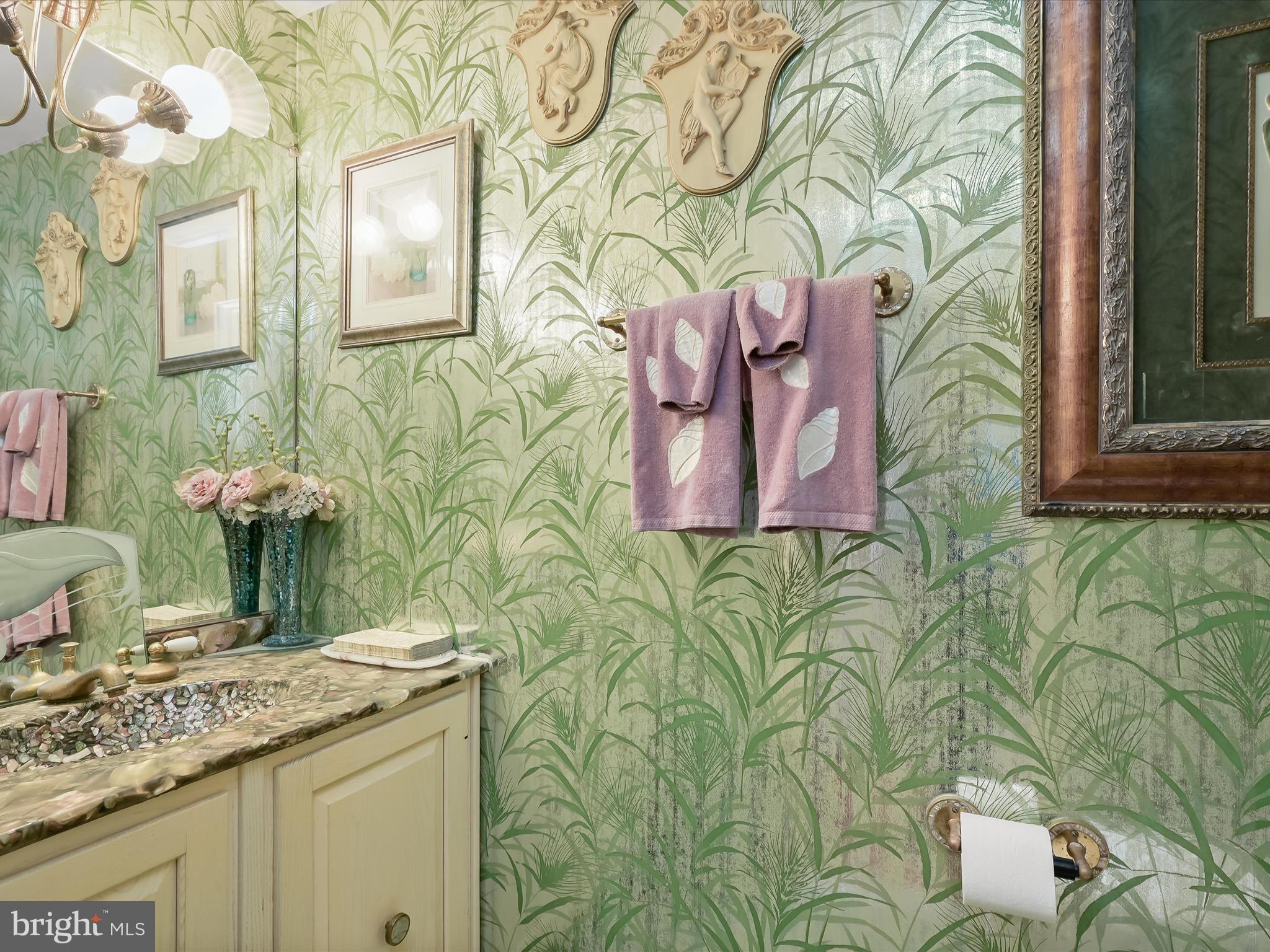 TOWN CENTER - Residential