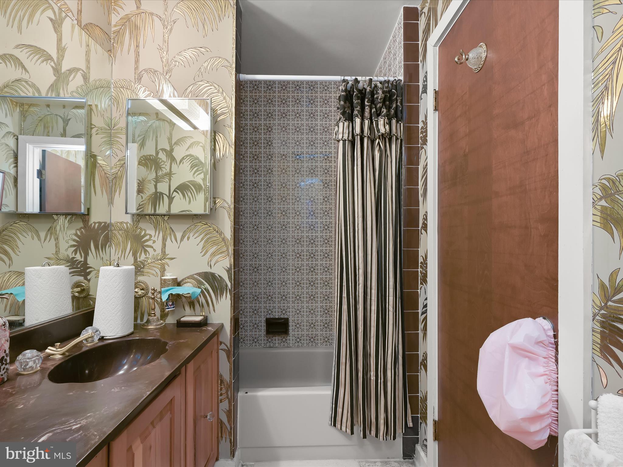 TOWN CENTER - Residential