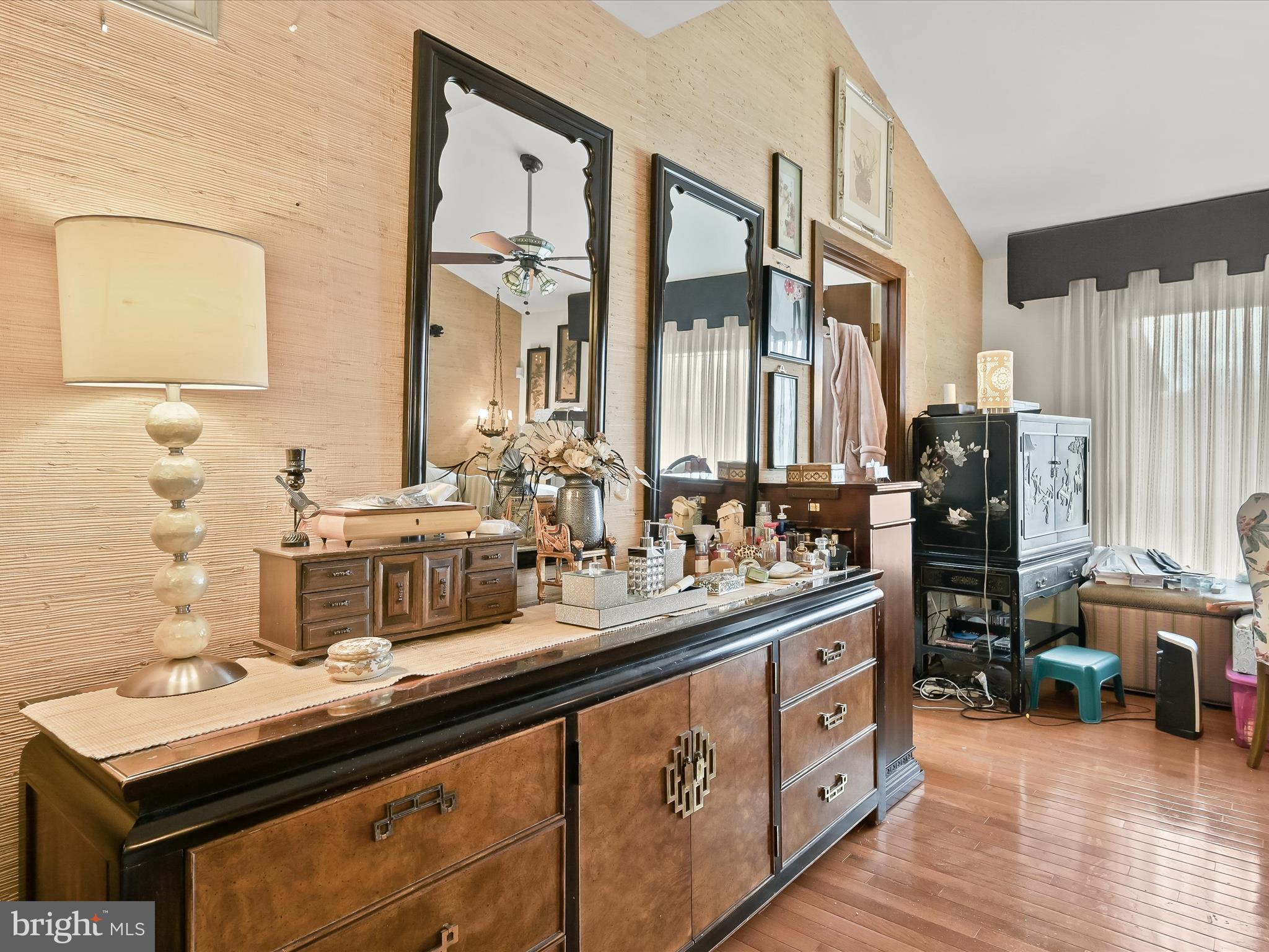 TOWN CENTER - Residential