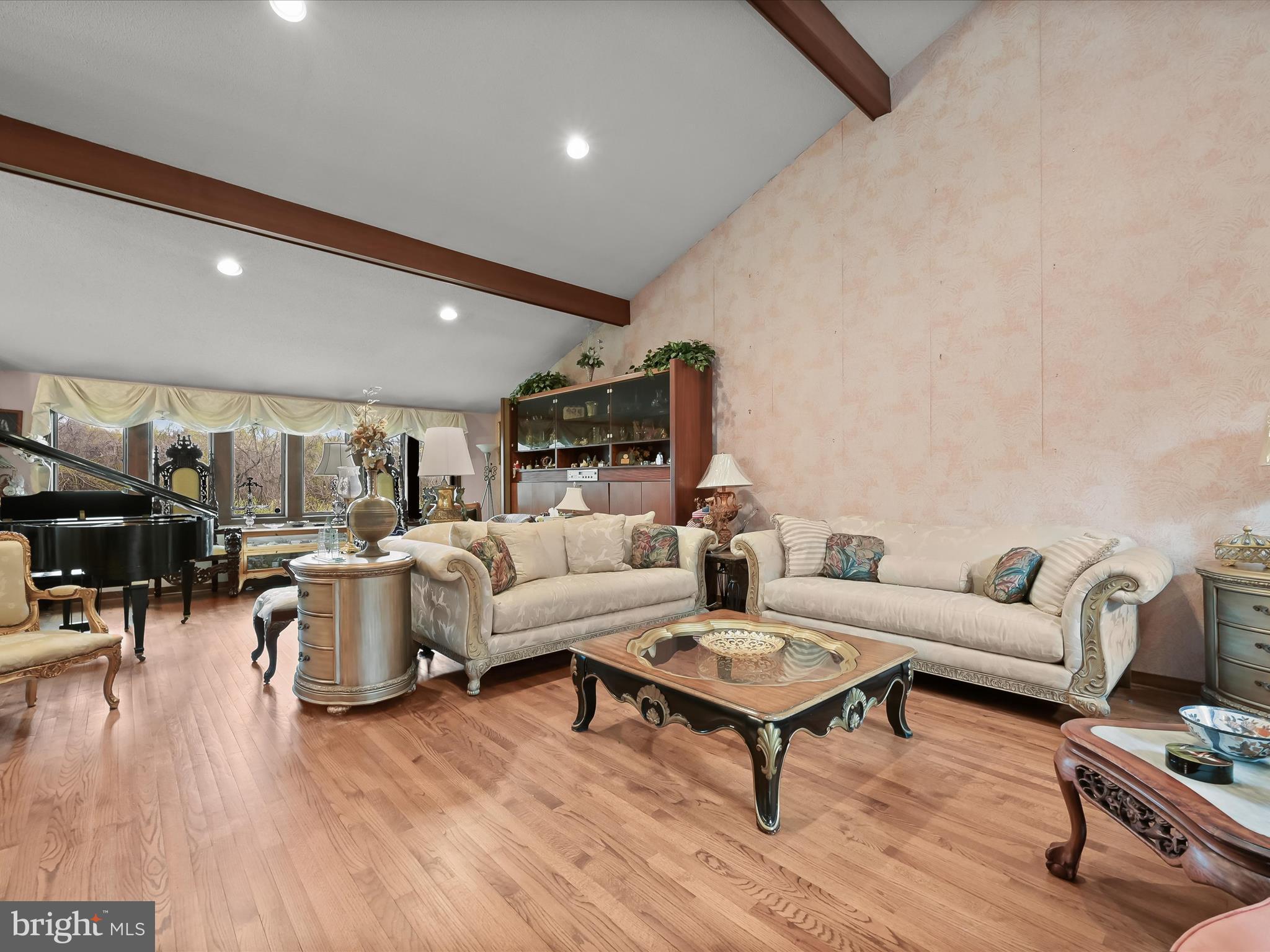 TOWN CENTER - Residential