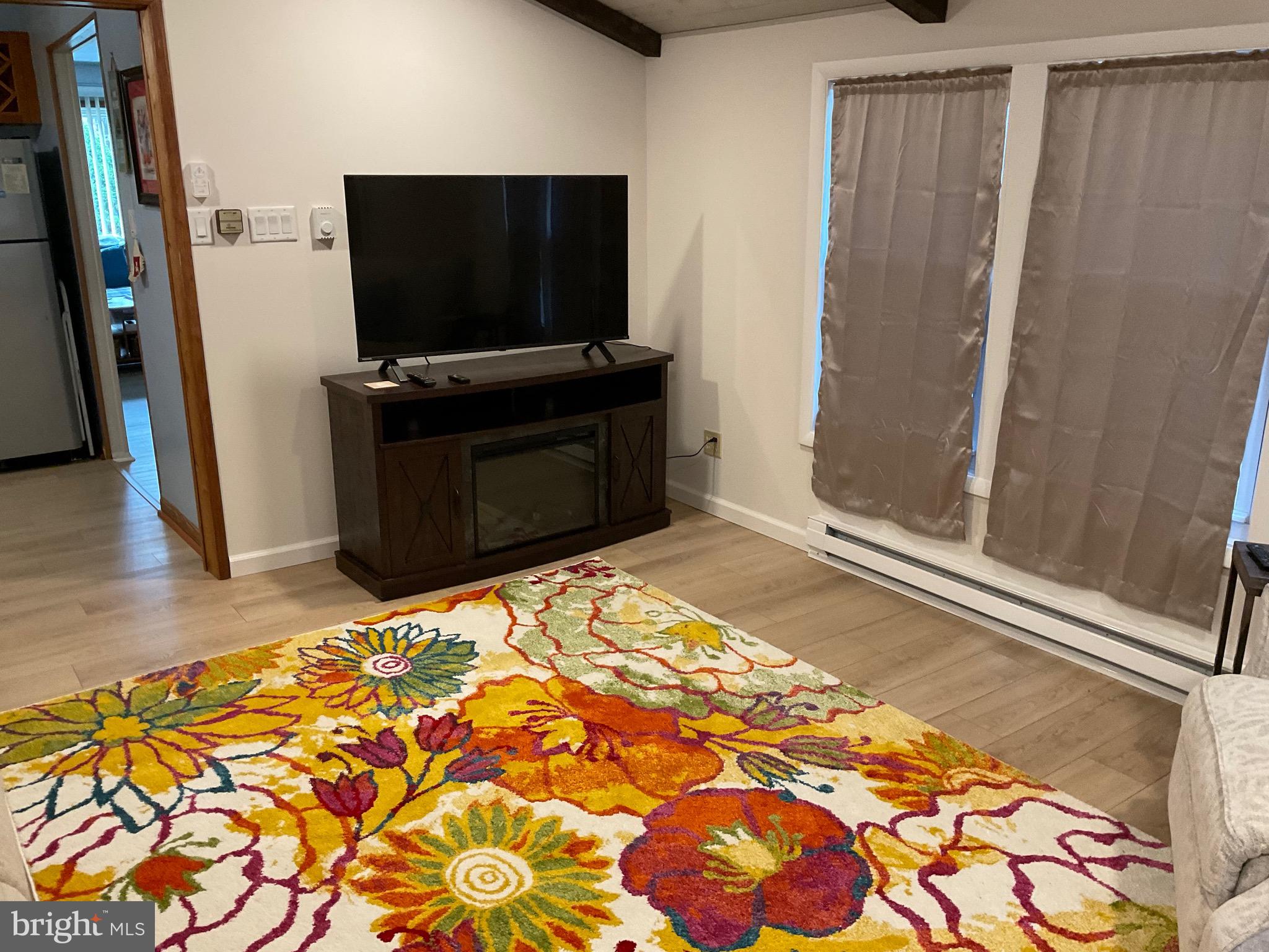 ARROWHEAD  LAKES - Residential