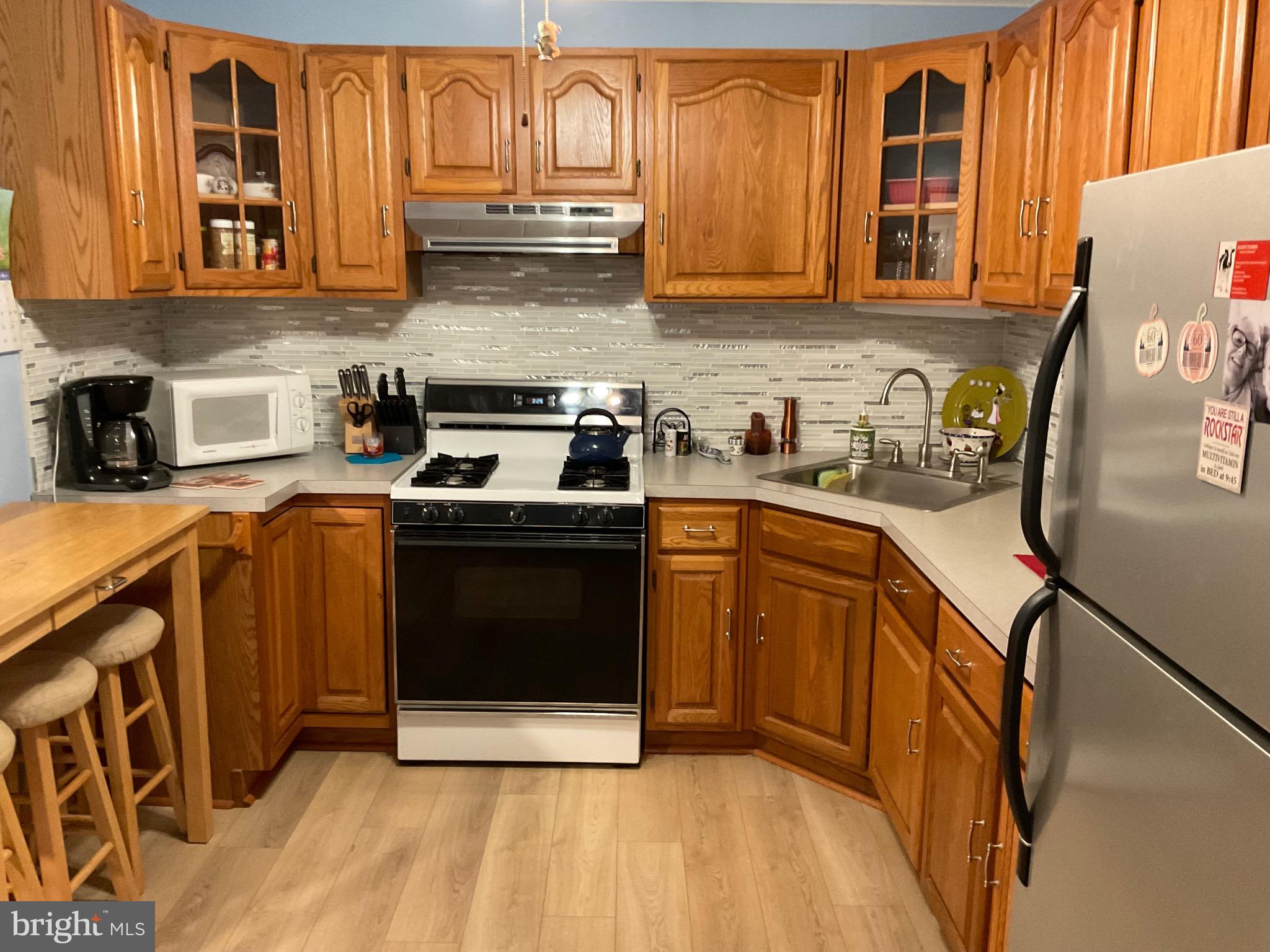ARROWHEAD  LAKES - Residential