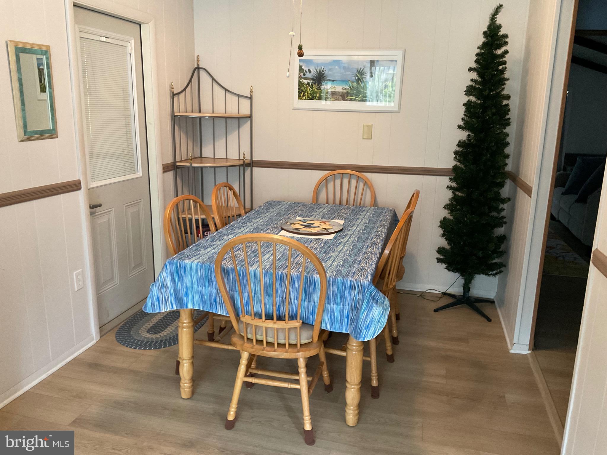 ARROWHEAD  LAKES - Residential