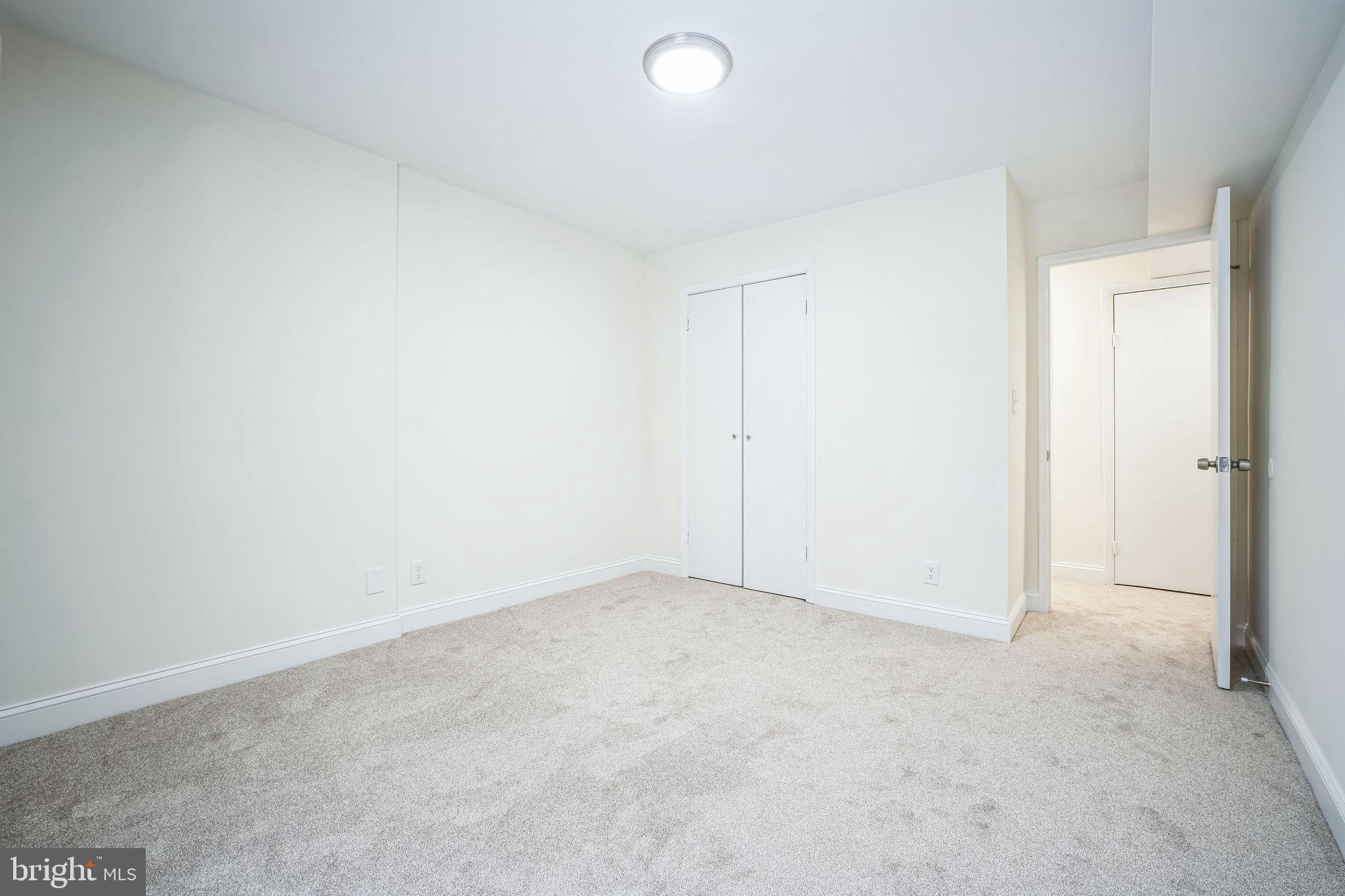 HERITAGE COURT - Residential