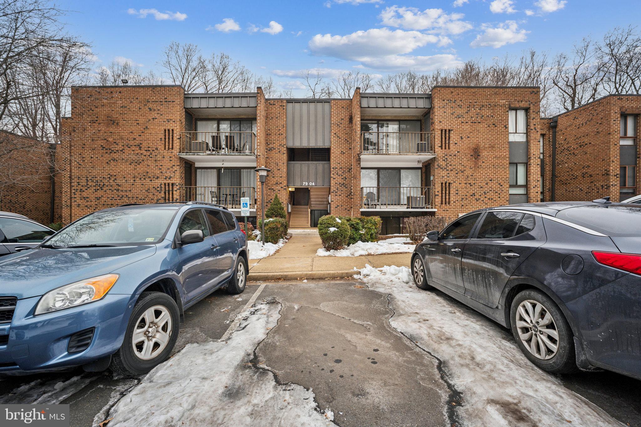 HERITAGE COURT - Residential