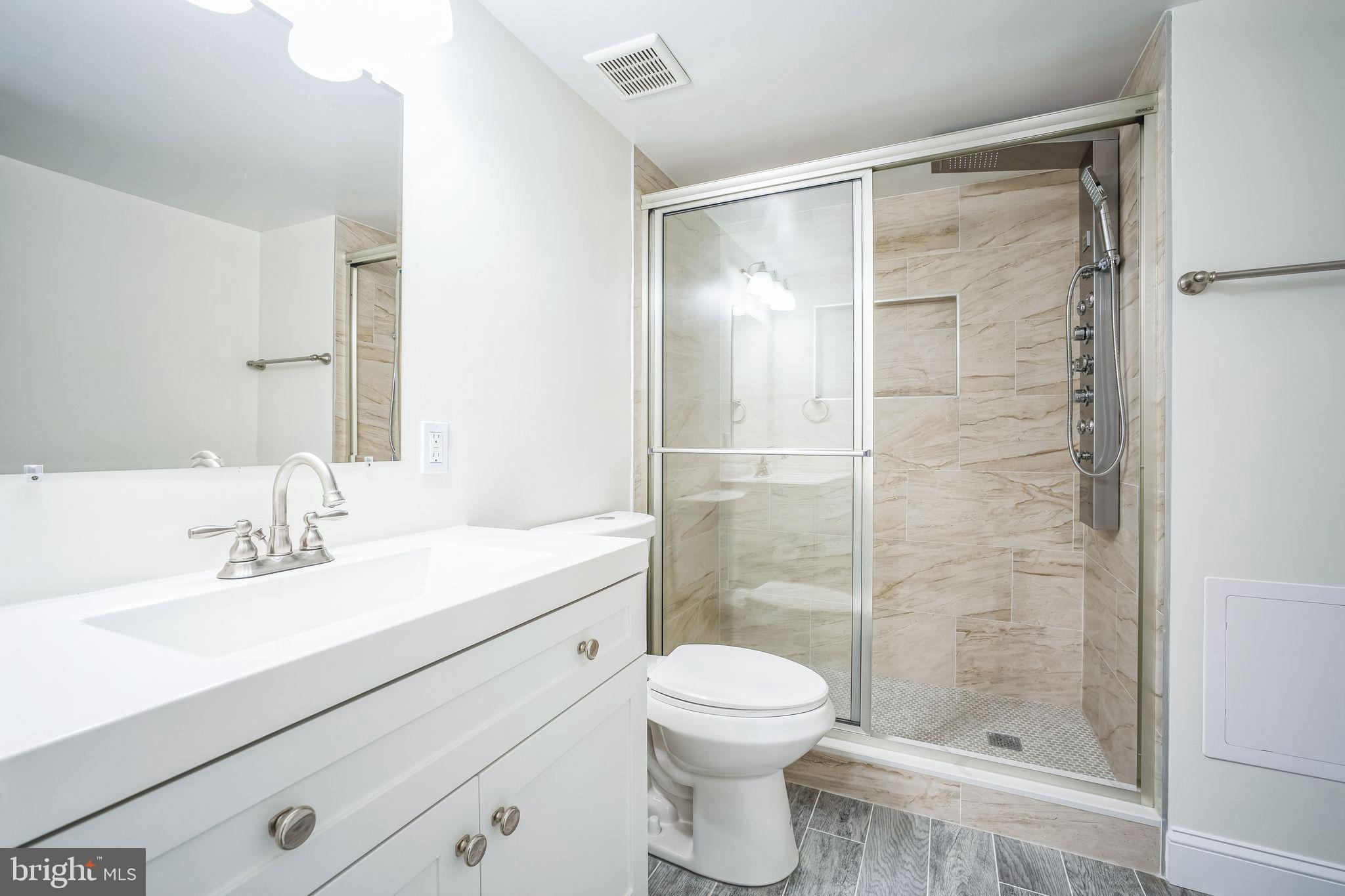 HERITAGE COURT - Residential