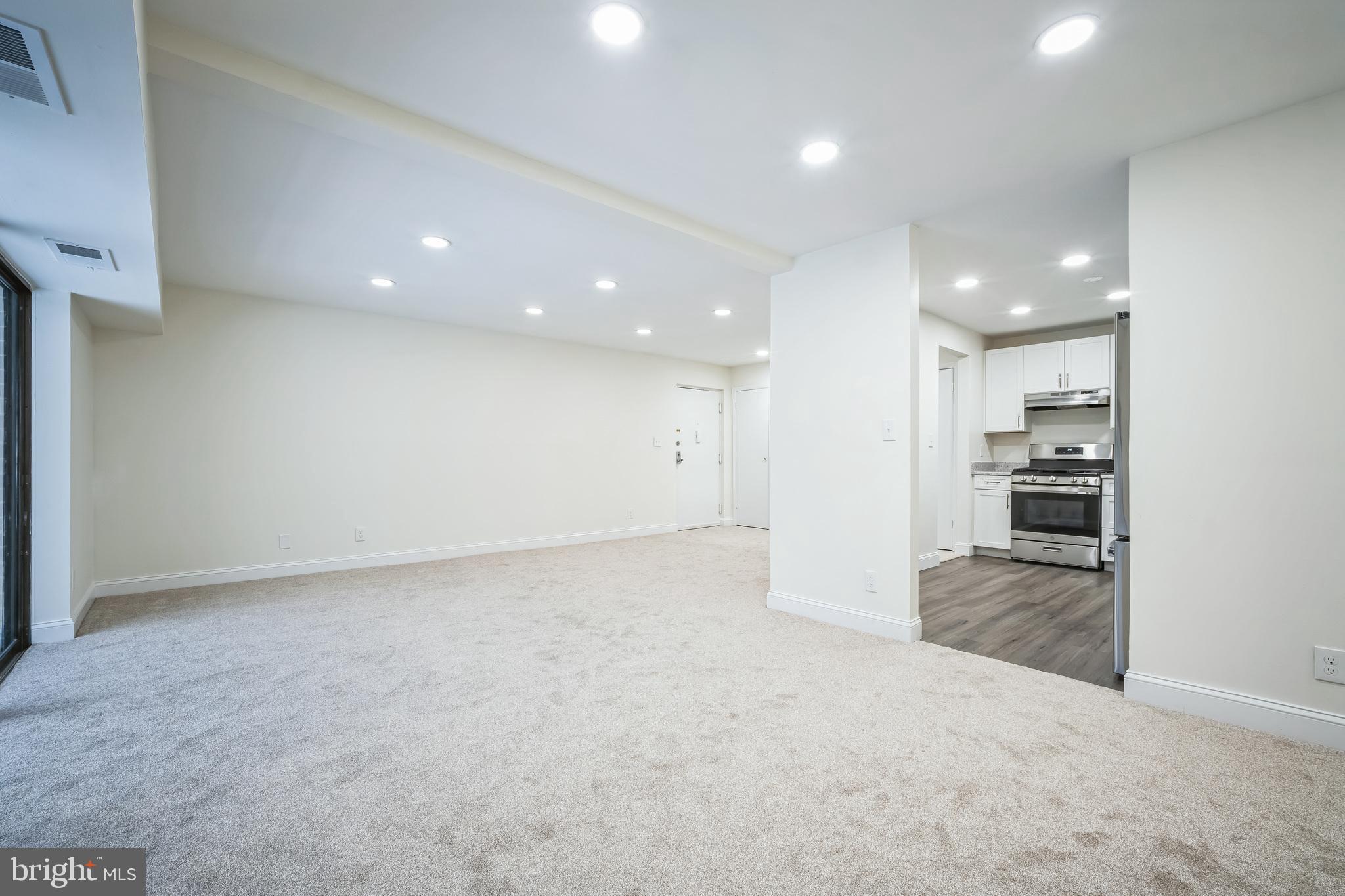 HERITAGE COURT - Residential