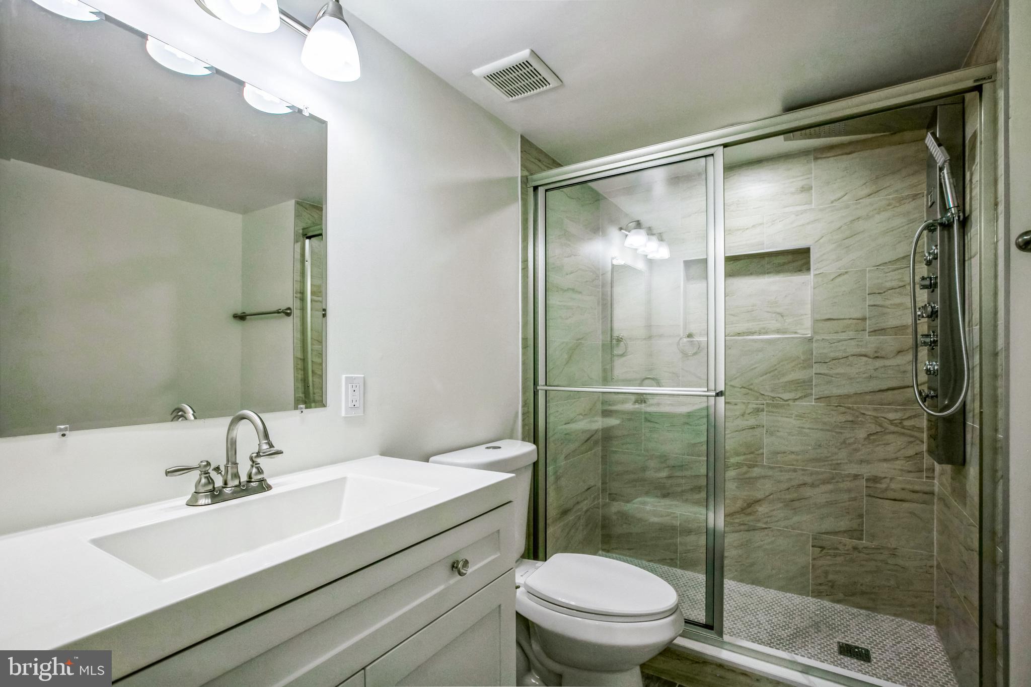 HERITAGE COURT - Residential