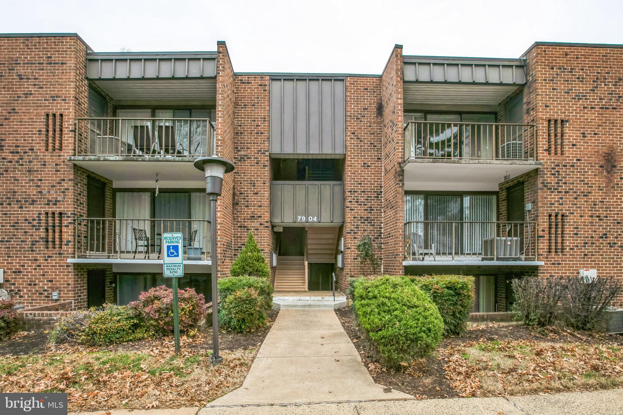 HERITAGE COURT - Residential