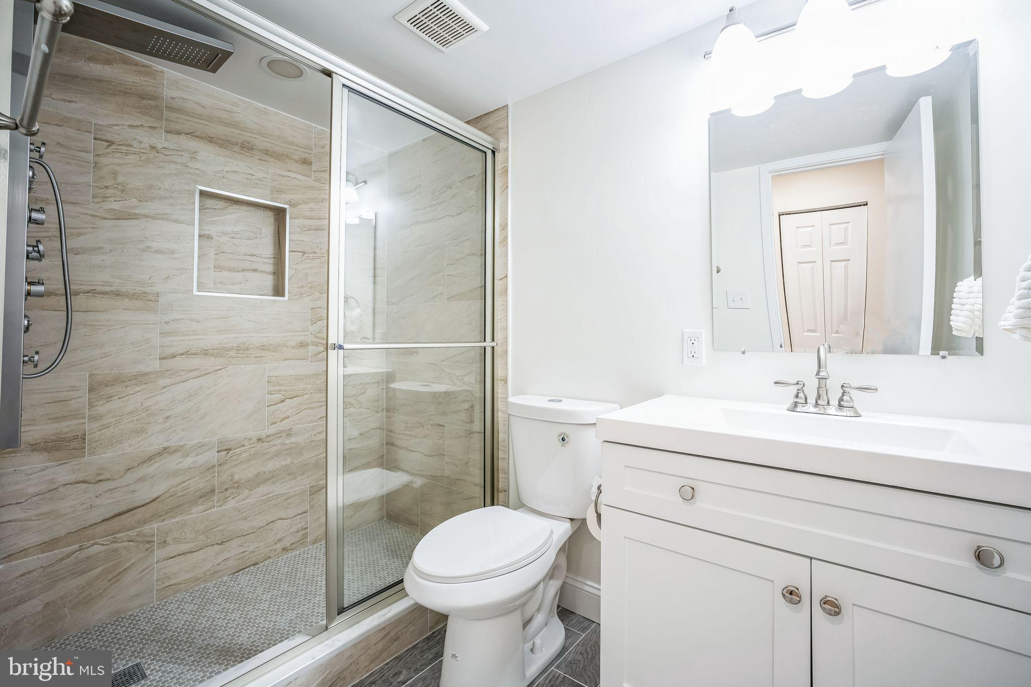 HERITAGE COURT - Residential