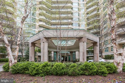 Photo of 5610 WISCONSIN AVE #704, CHEVY CHASE, MD 20815 (MLS # MDMC2101488)
