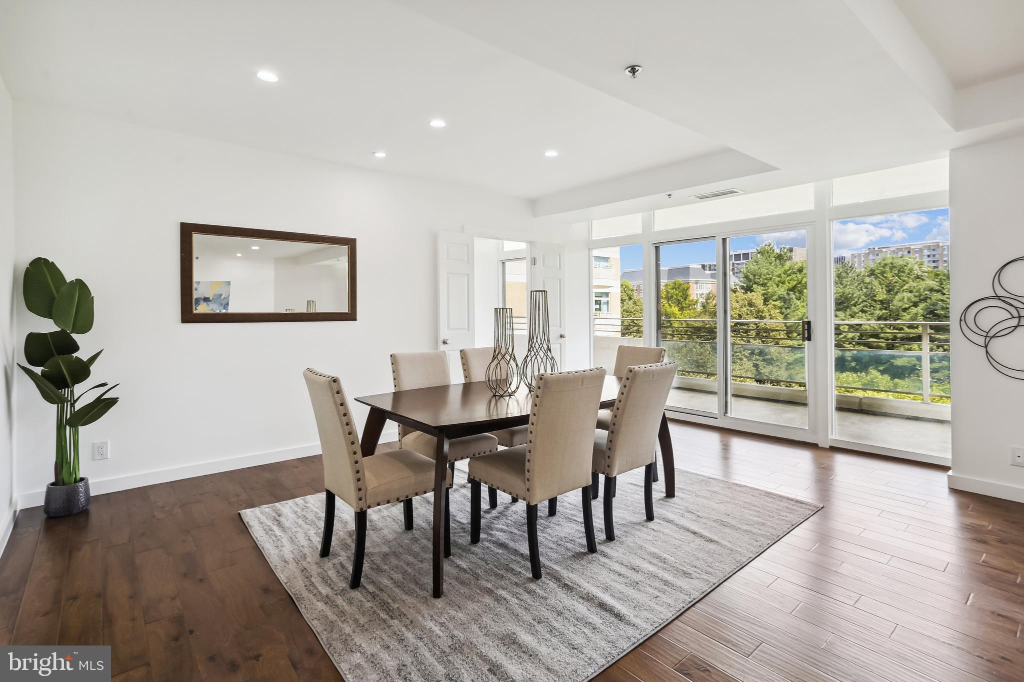 SOMERSET HOUSE CONDOS - Residential