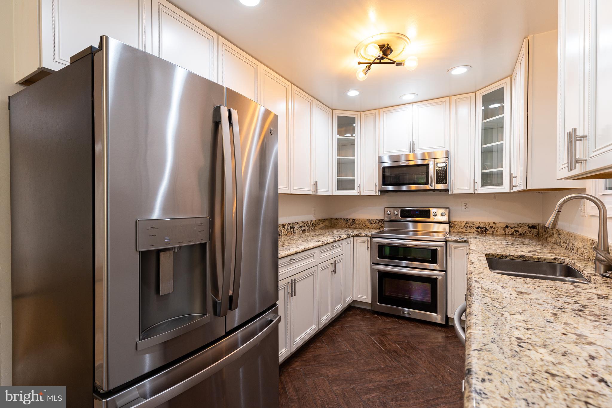 RITCHIE MANOR - Residential