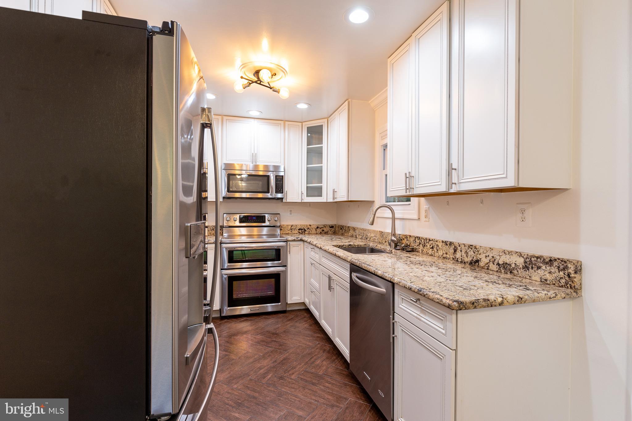 RITCHIE MANOR - Residential