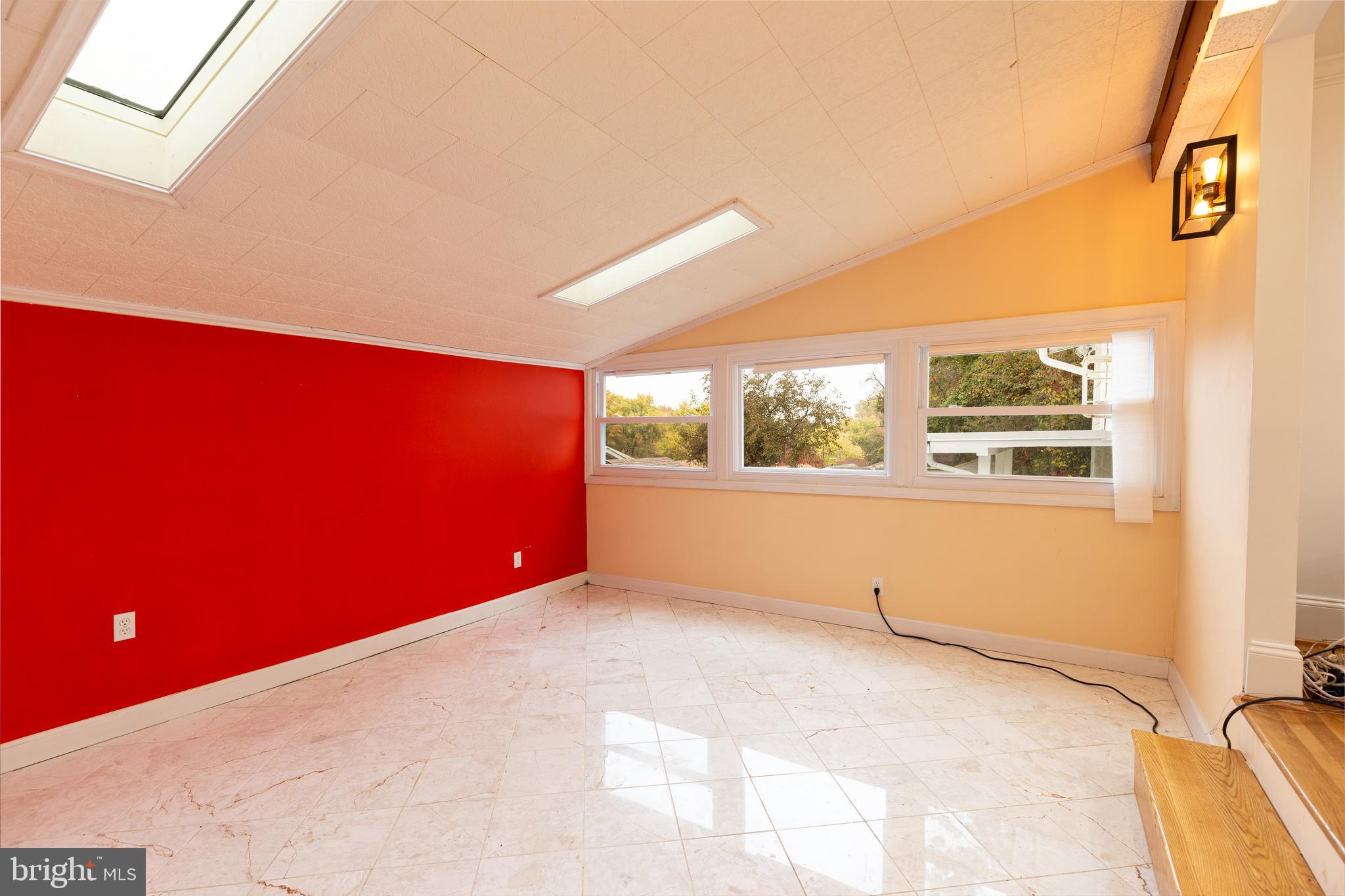 RITCHIE MANOR - Residential