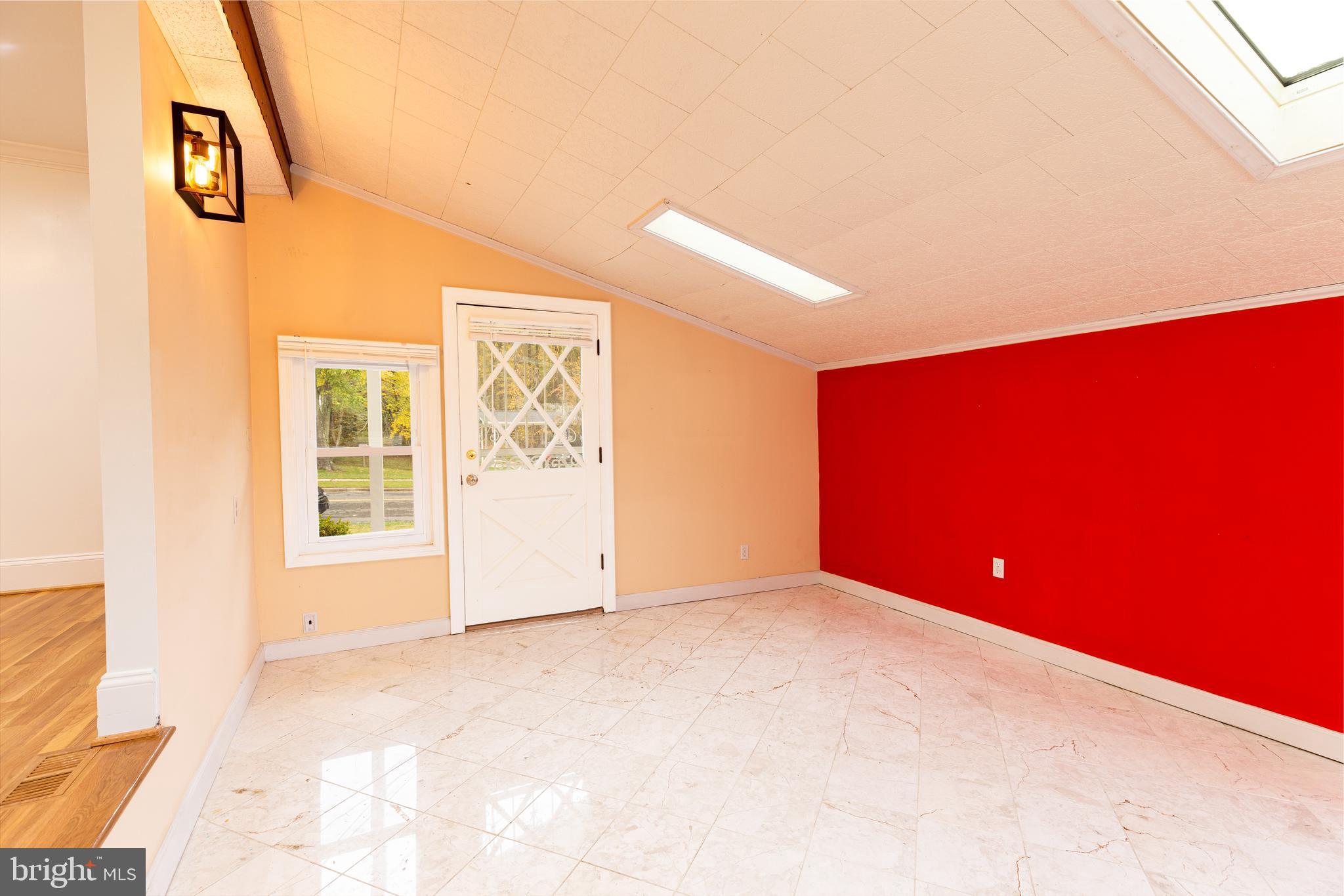 RITCHIE MANOR - Residential