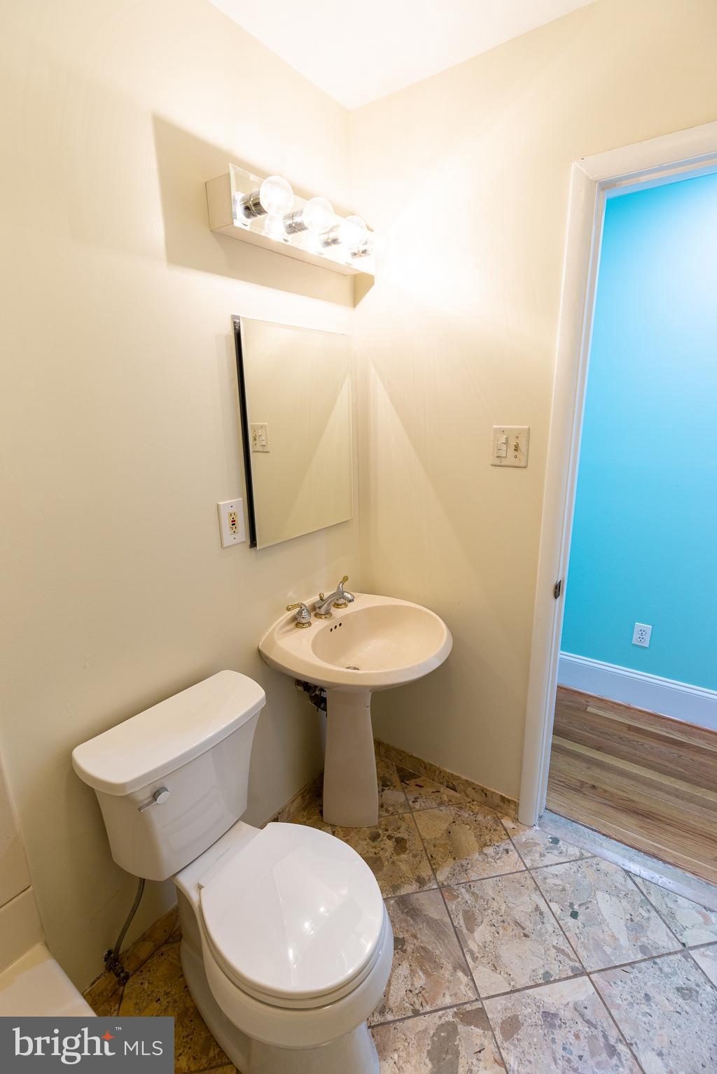 RITCHIE MANOR - Residential