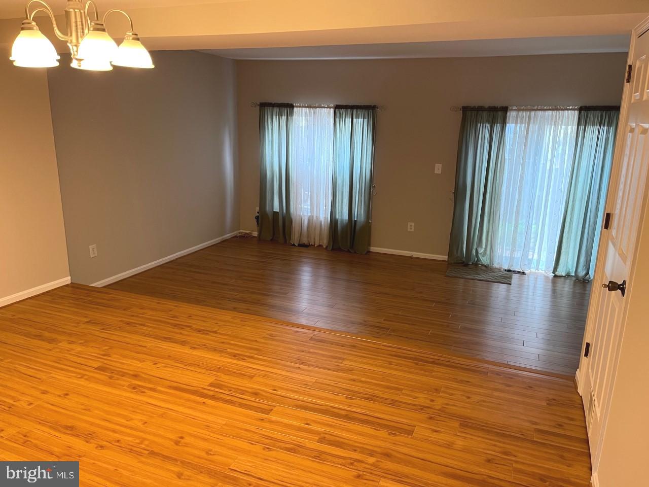 LAKE RIDGE - Residential