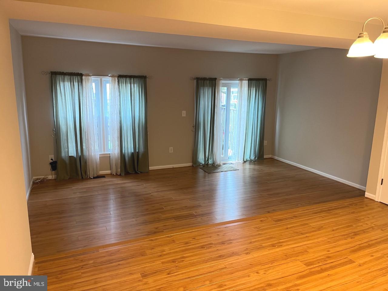 LAKE RIDGE - Residential