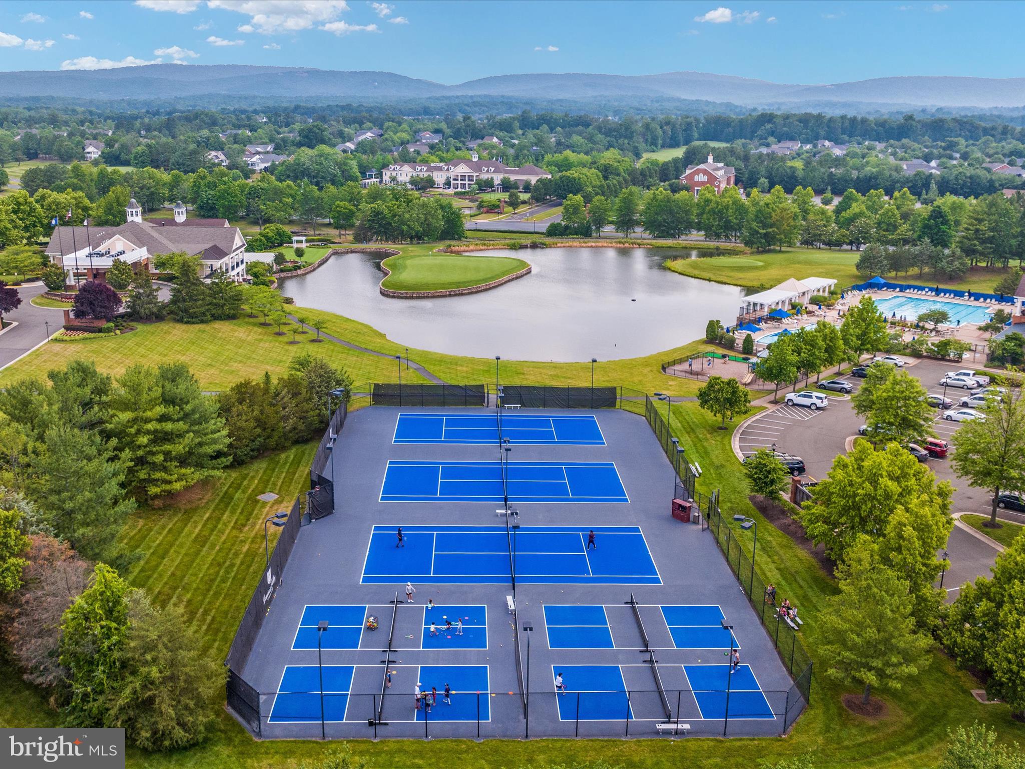 DOMINION VALLEY COUNTRY CLUB - Residential