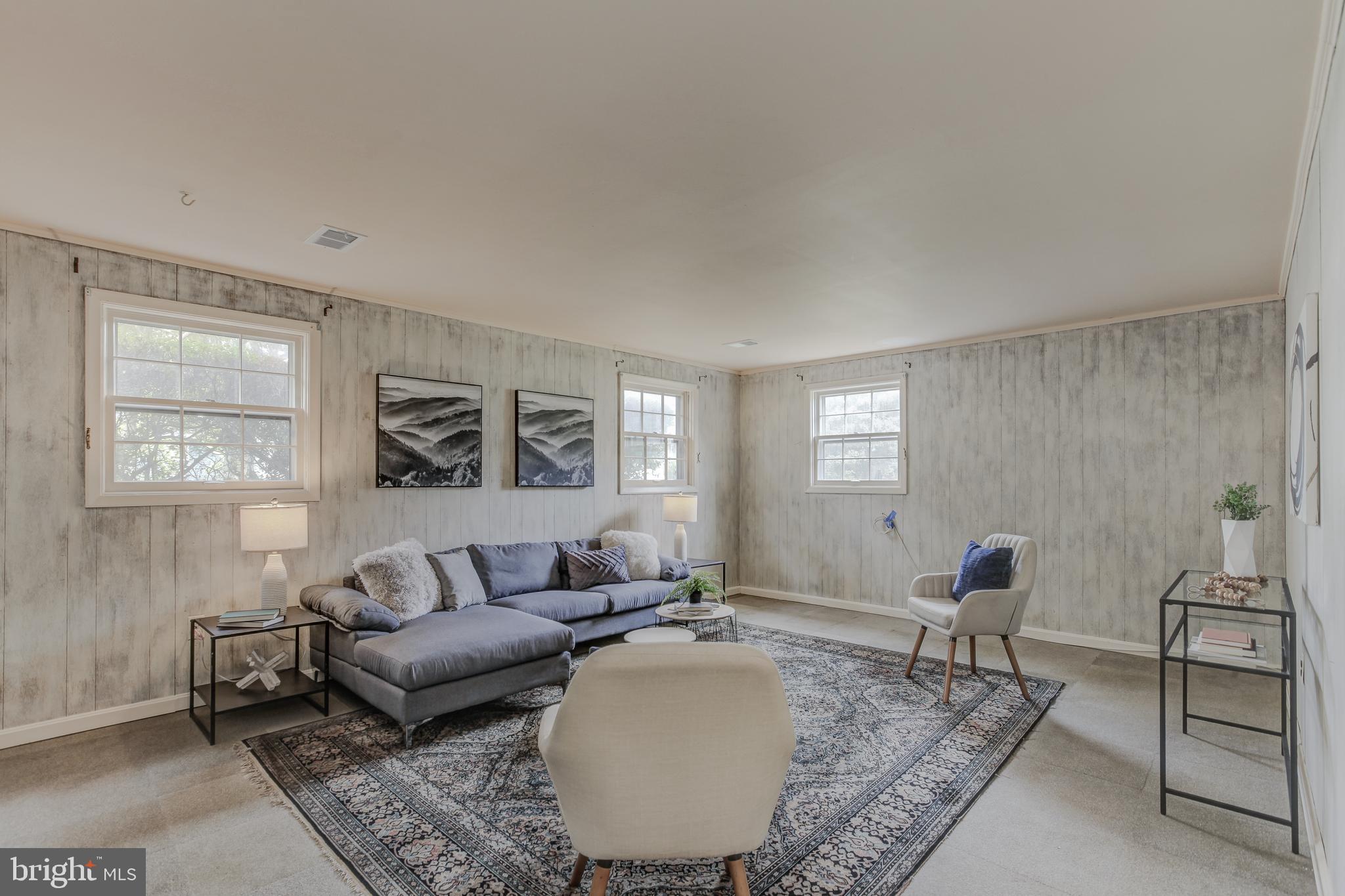 BEL PRE WOODS - Residential