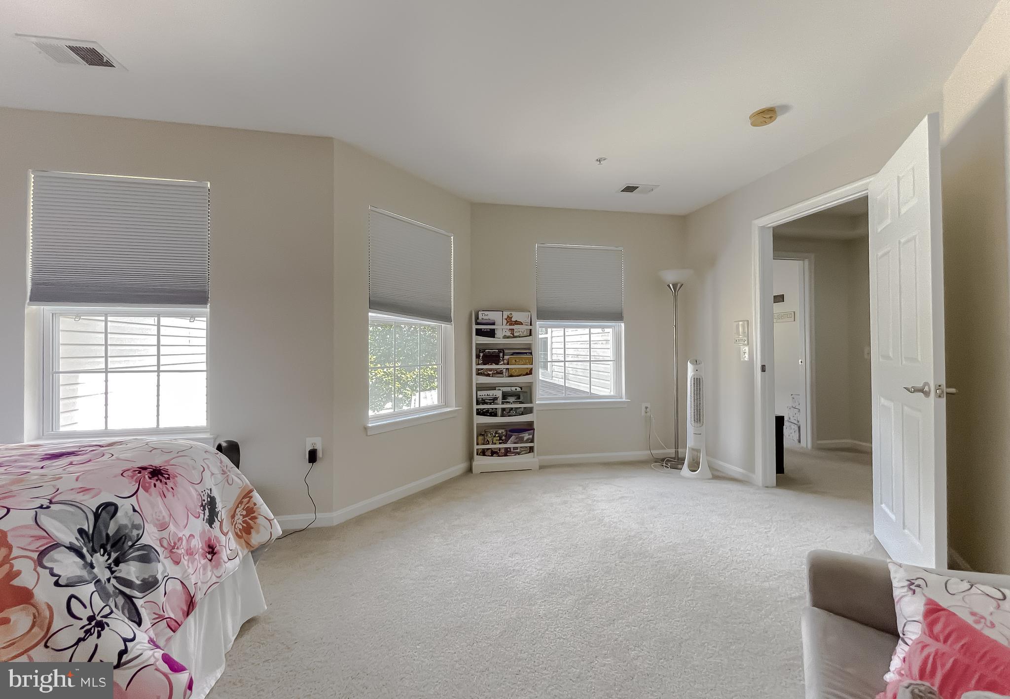 COLONIAL CHARLES - Residential