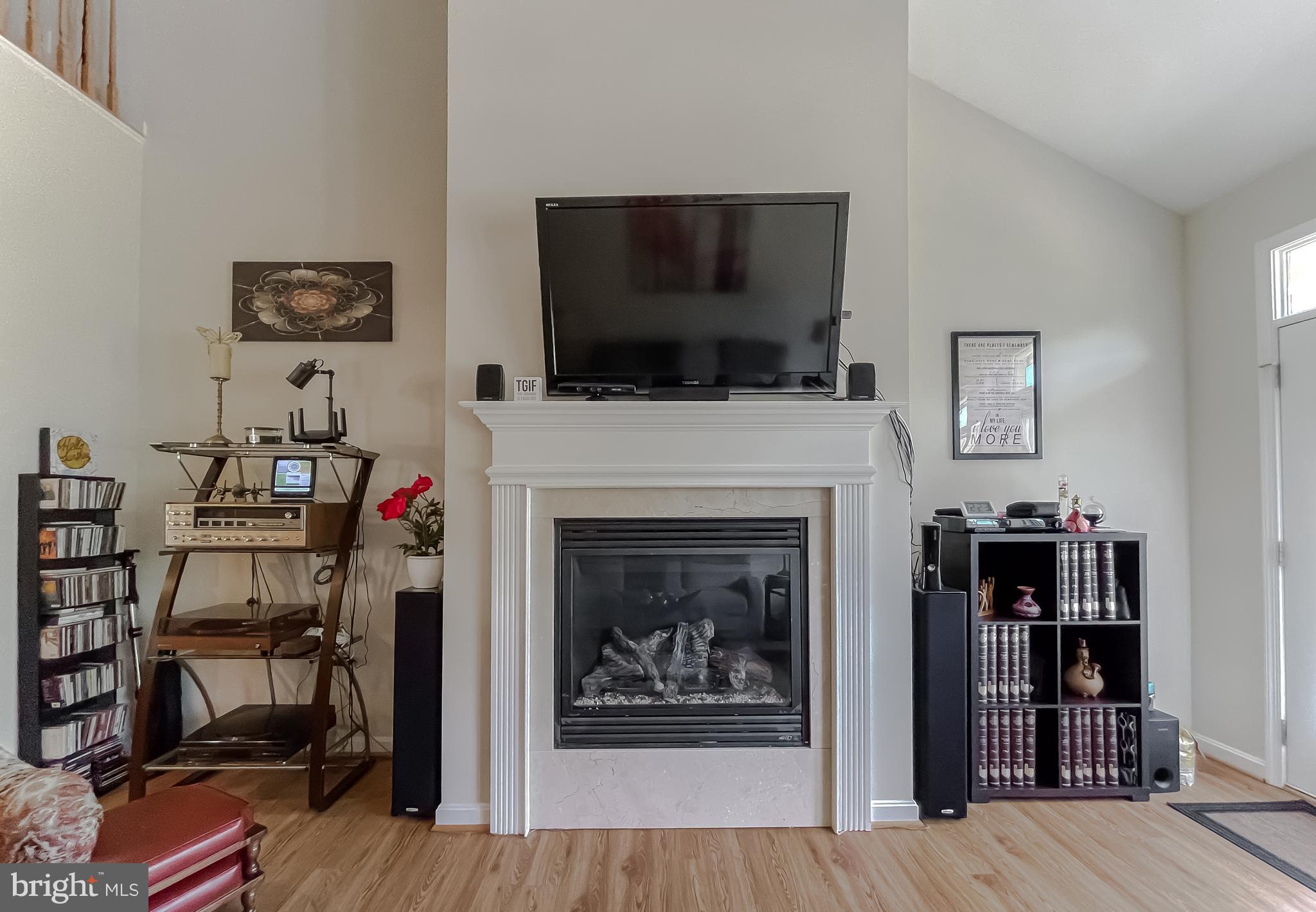 COLONIAL CHARLES - Residential