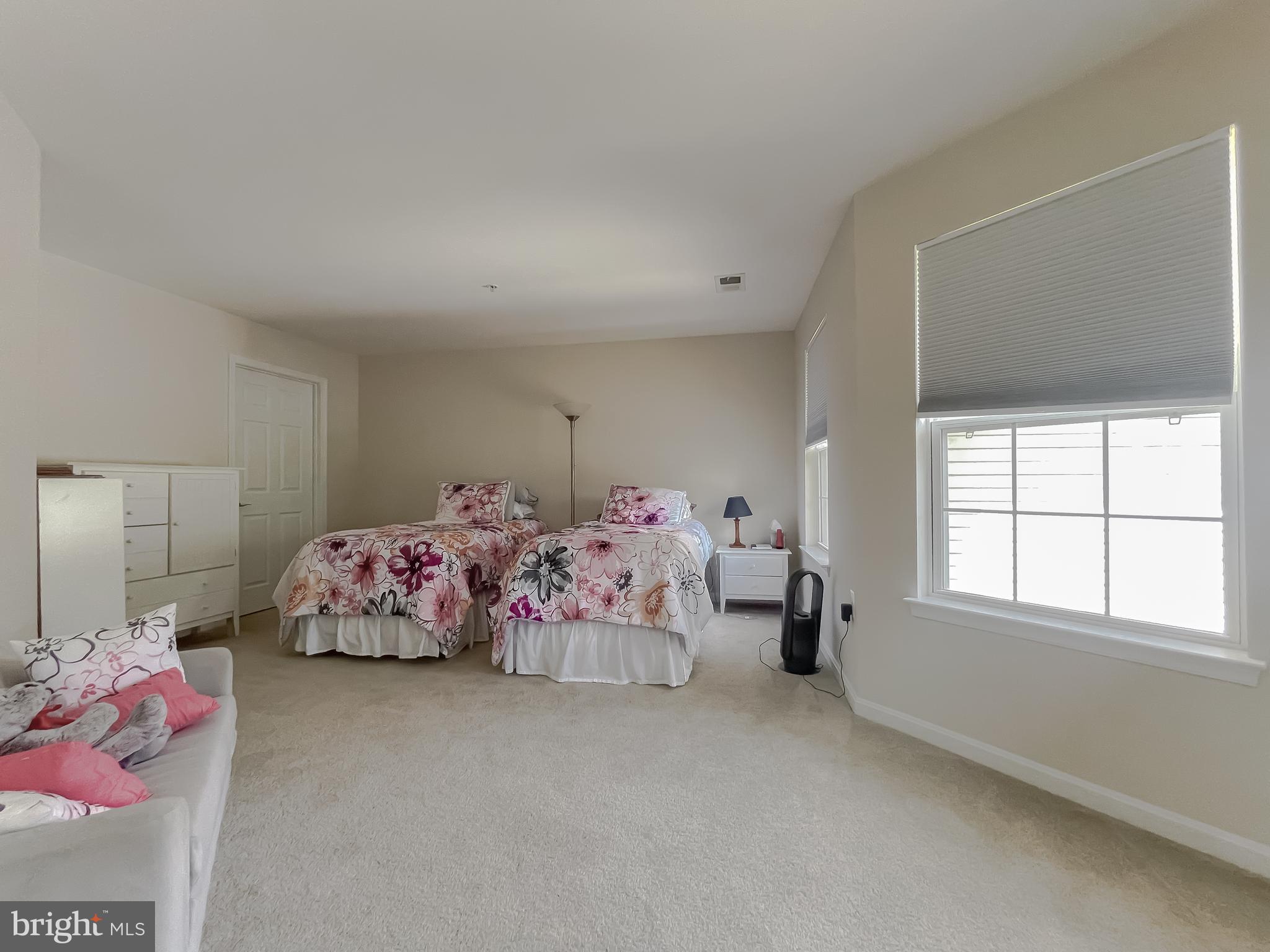 COLONIAL CHARLES - Residential