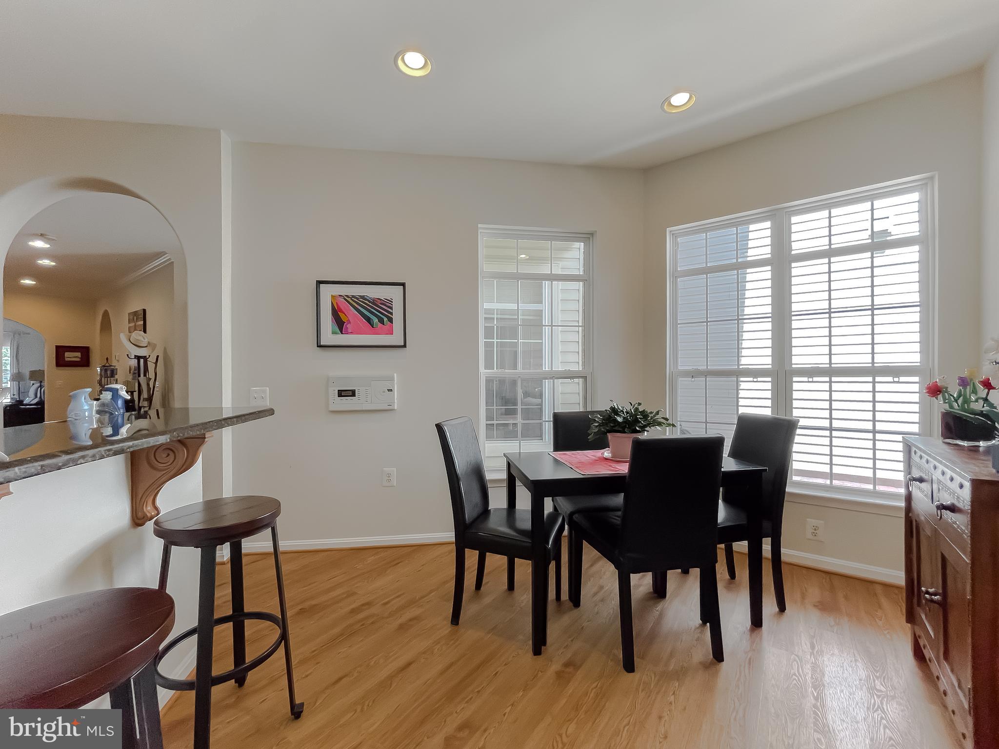 COLONIAL CHARLES - Residential