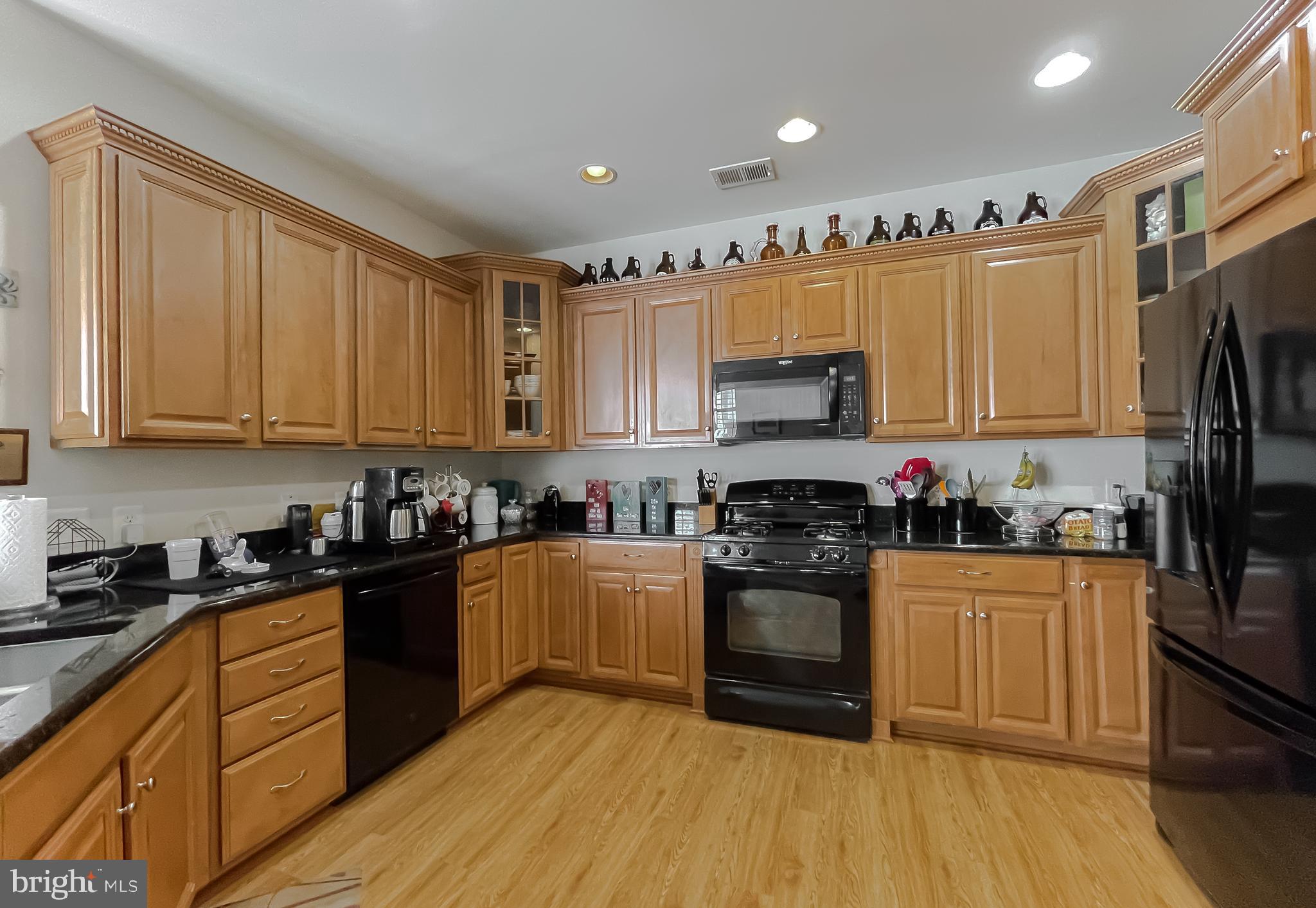 COLONIAL CHARLES - Residential