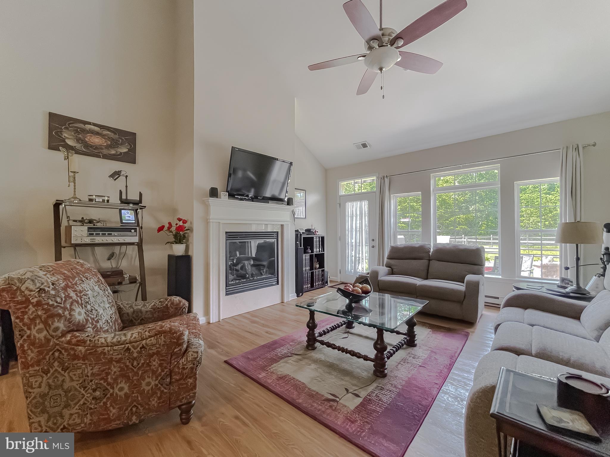 COLONIAL CHARLES - Residential