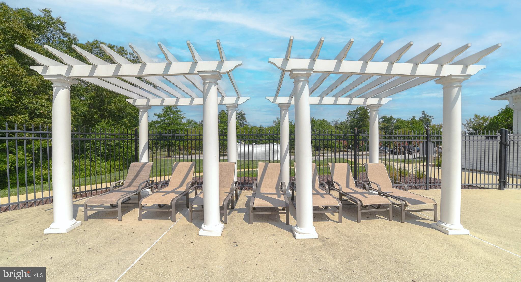 COLONIAL CHARLES - Residential