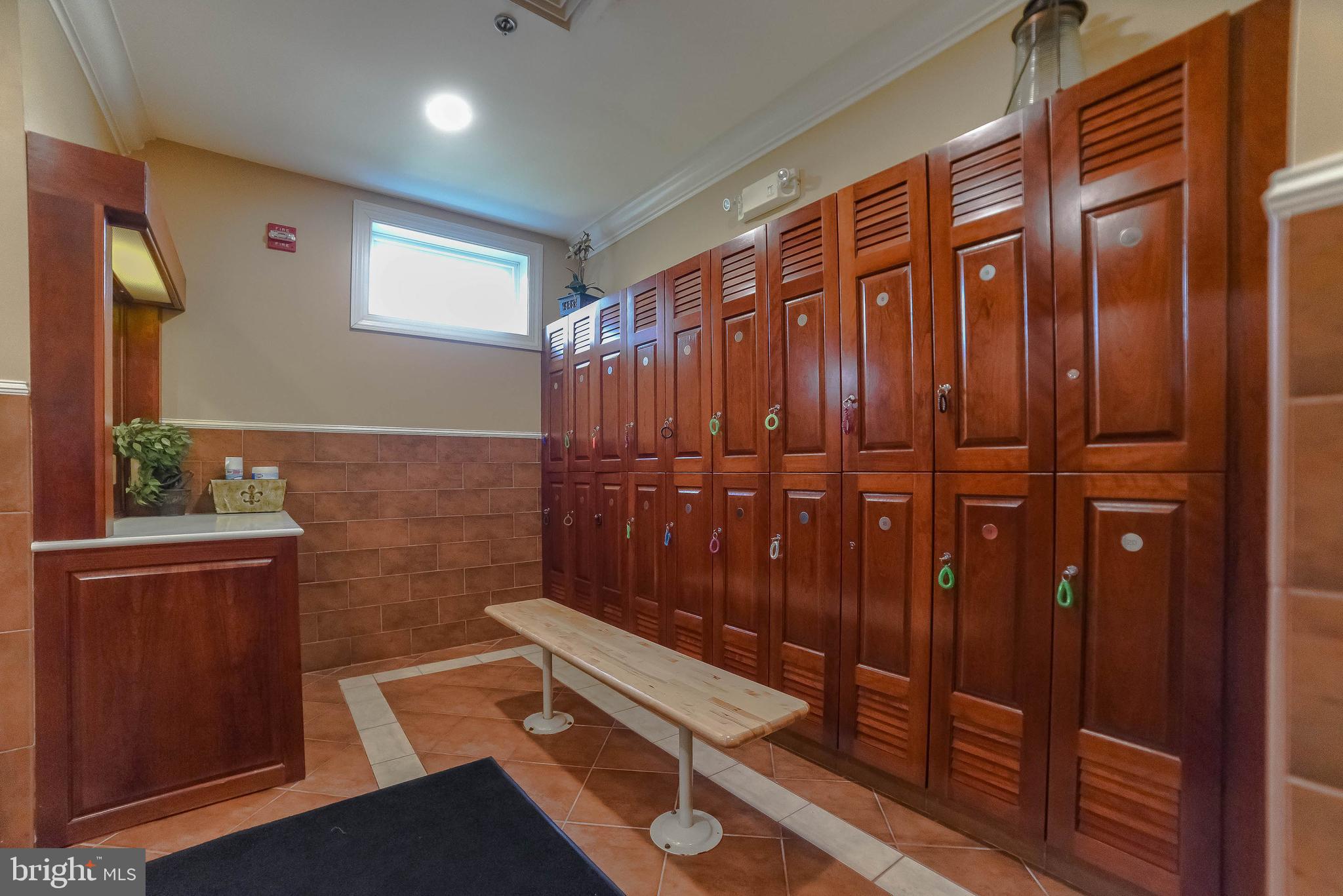 COLONIAL CHARLES - Residential