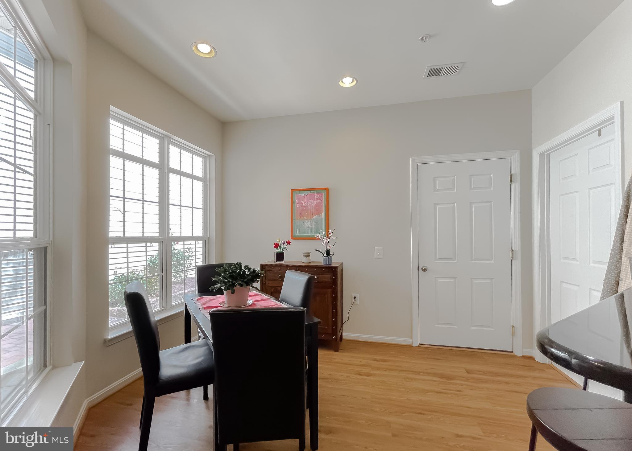 COLONIAL CHARLES - Residential