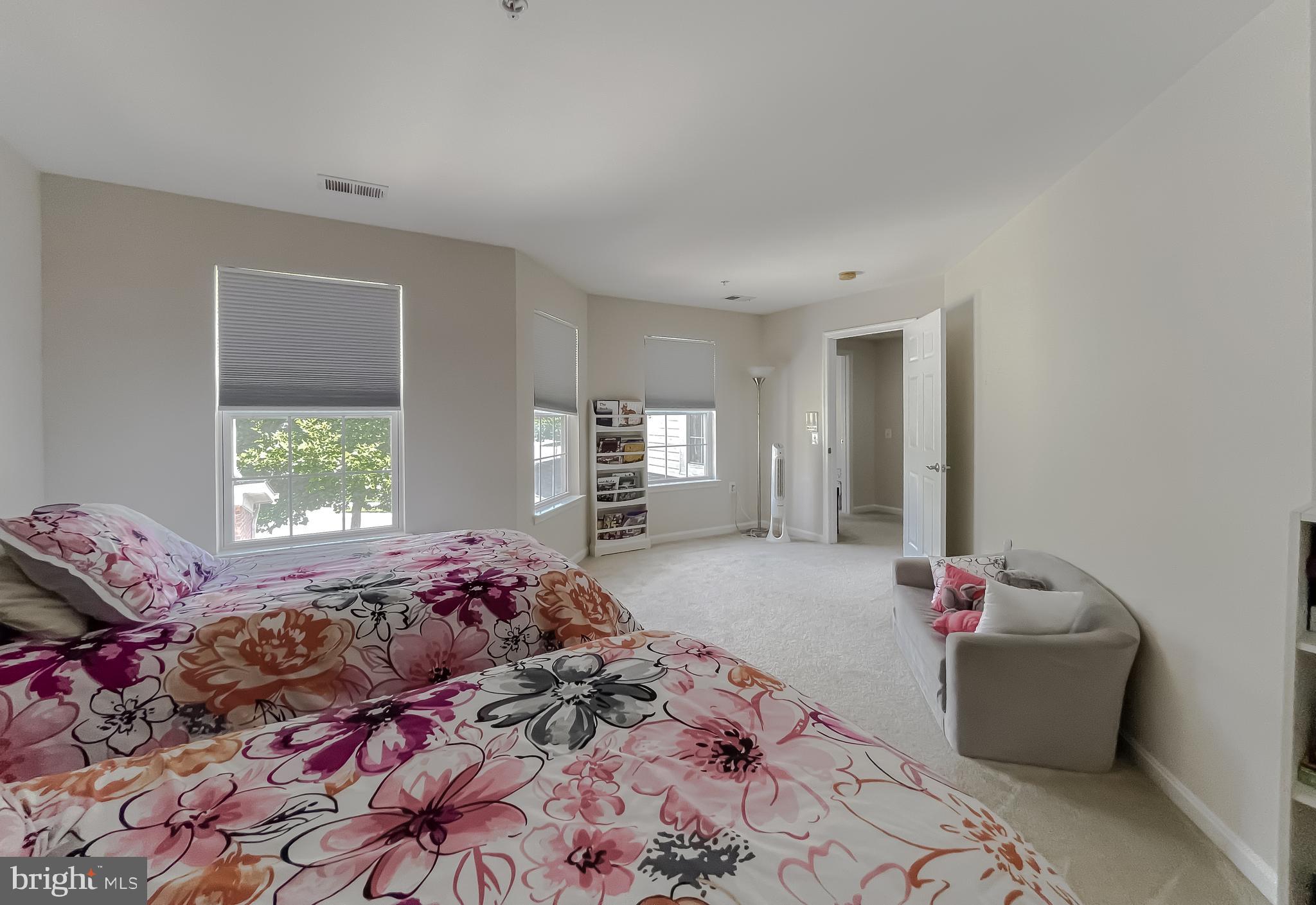 COLONIAL CHARLES - Residential