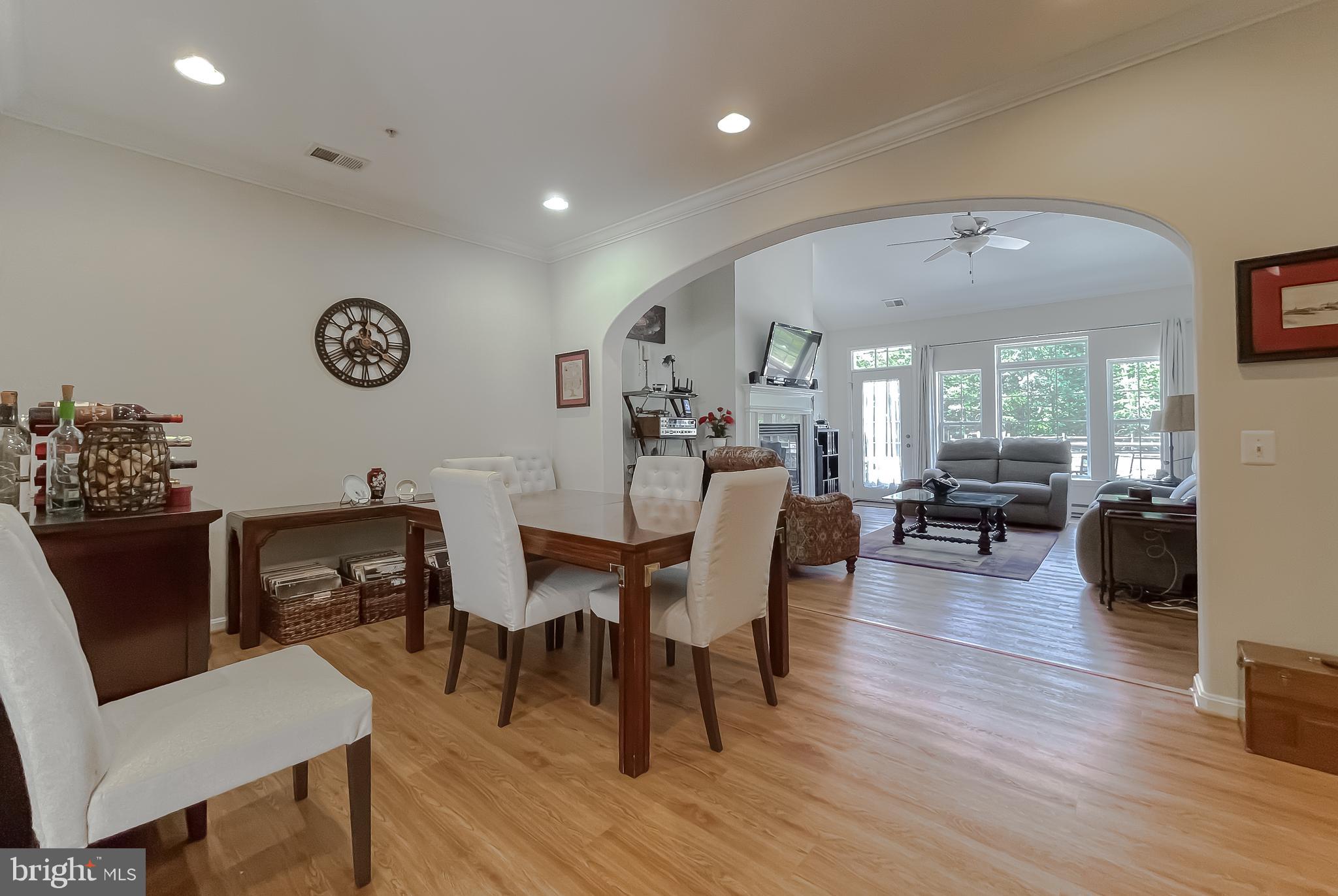 COLONIAL CHARLES - Residential