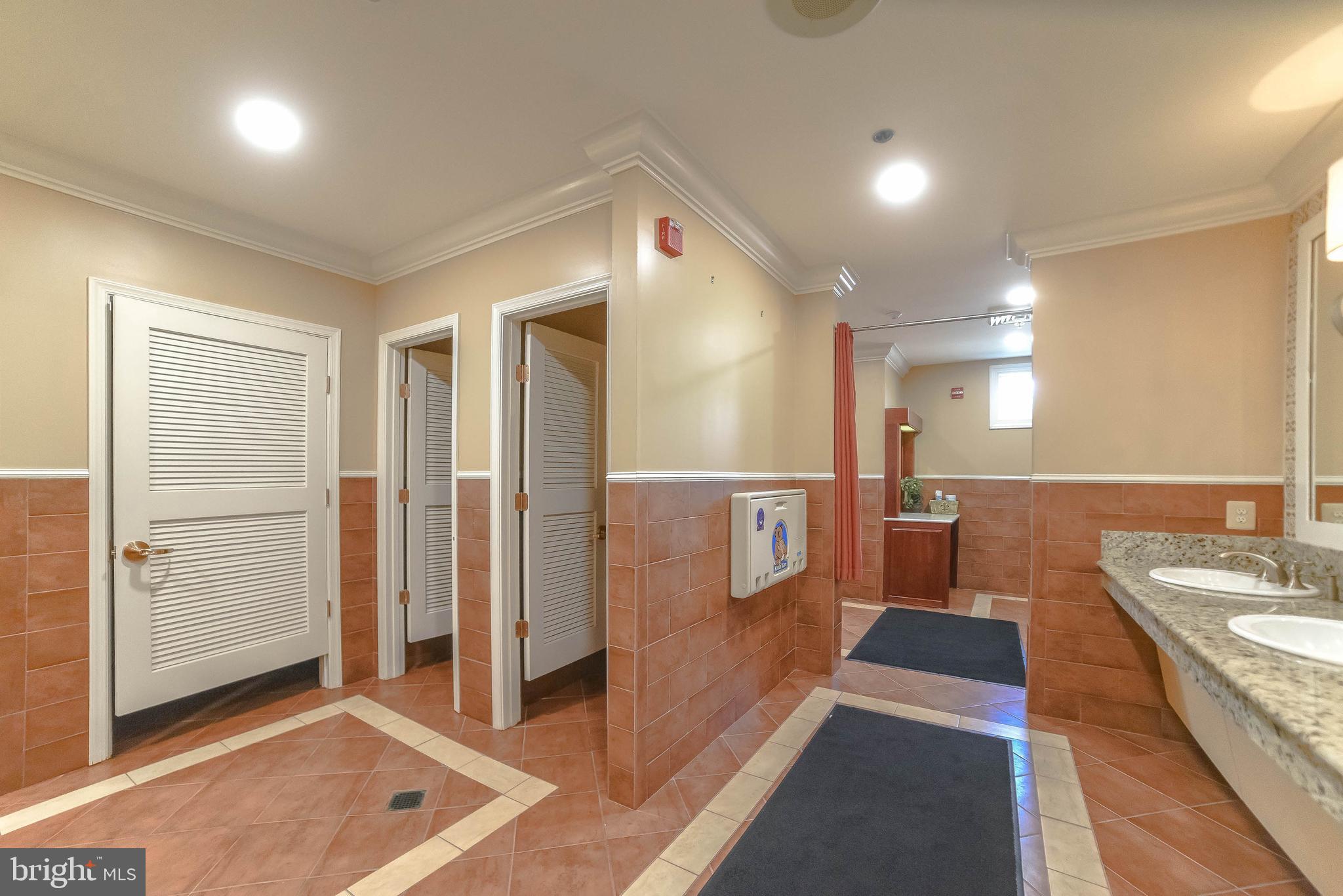 COLONIAL CHARLES - Residential