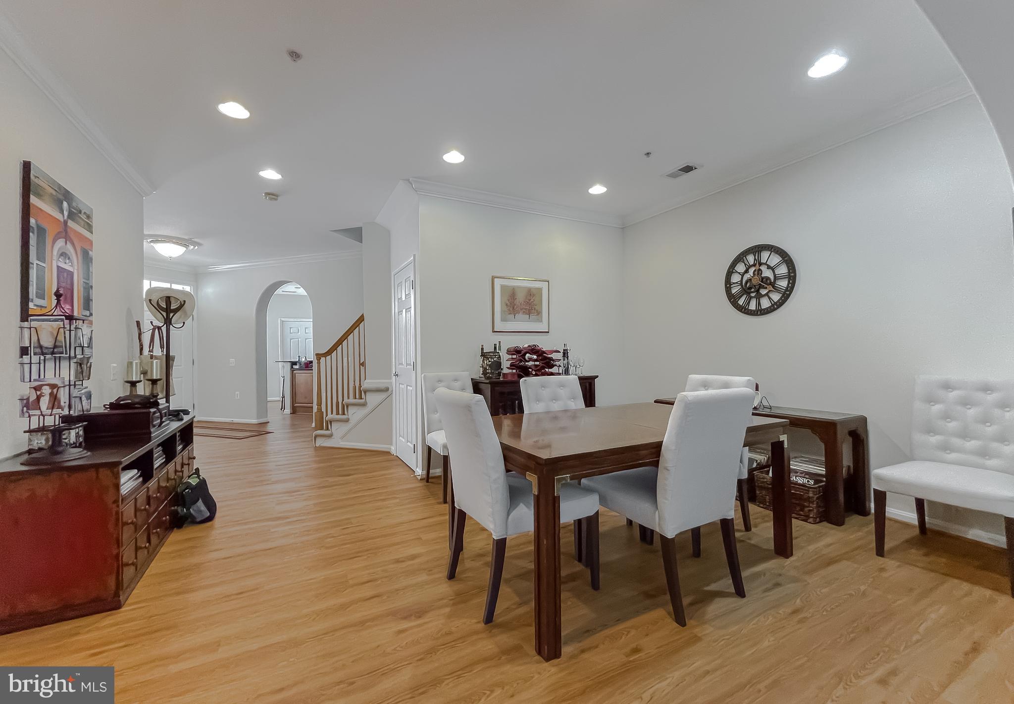 COLONIAL CHARLES - Residential