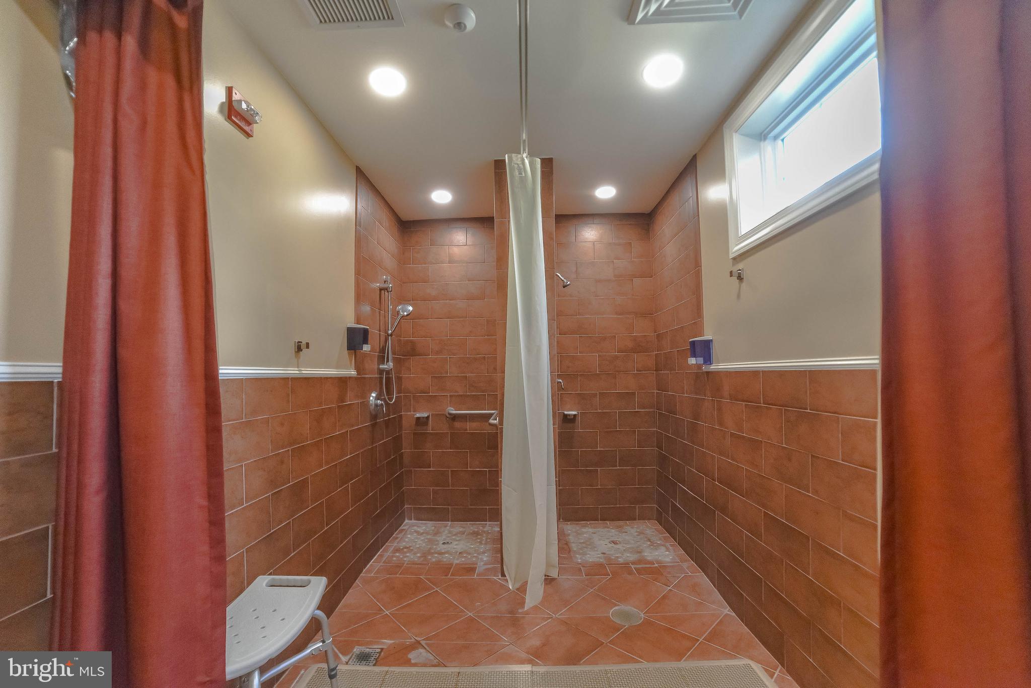 COLONIAL CHARLES - Residential