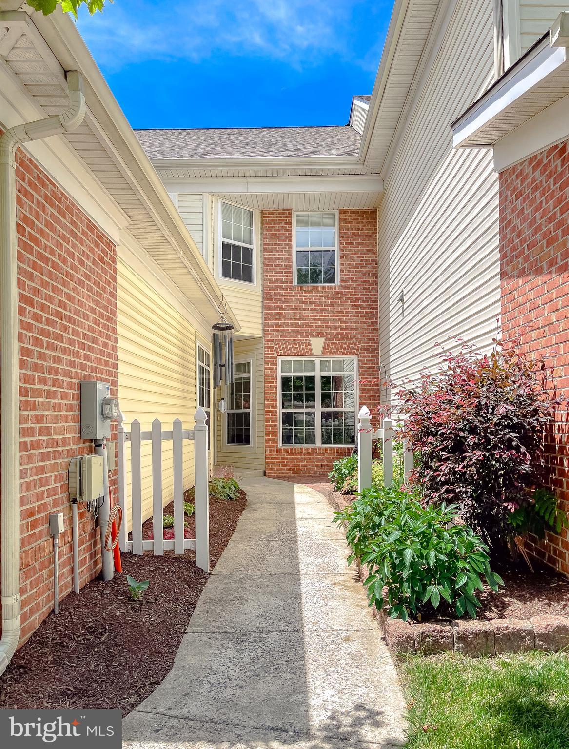 COLONIAL CHARLES - Residential