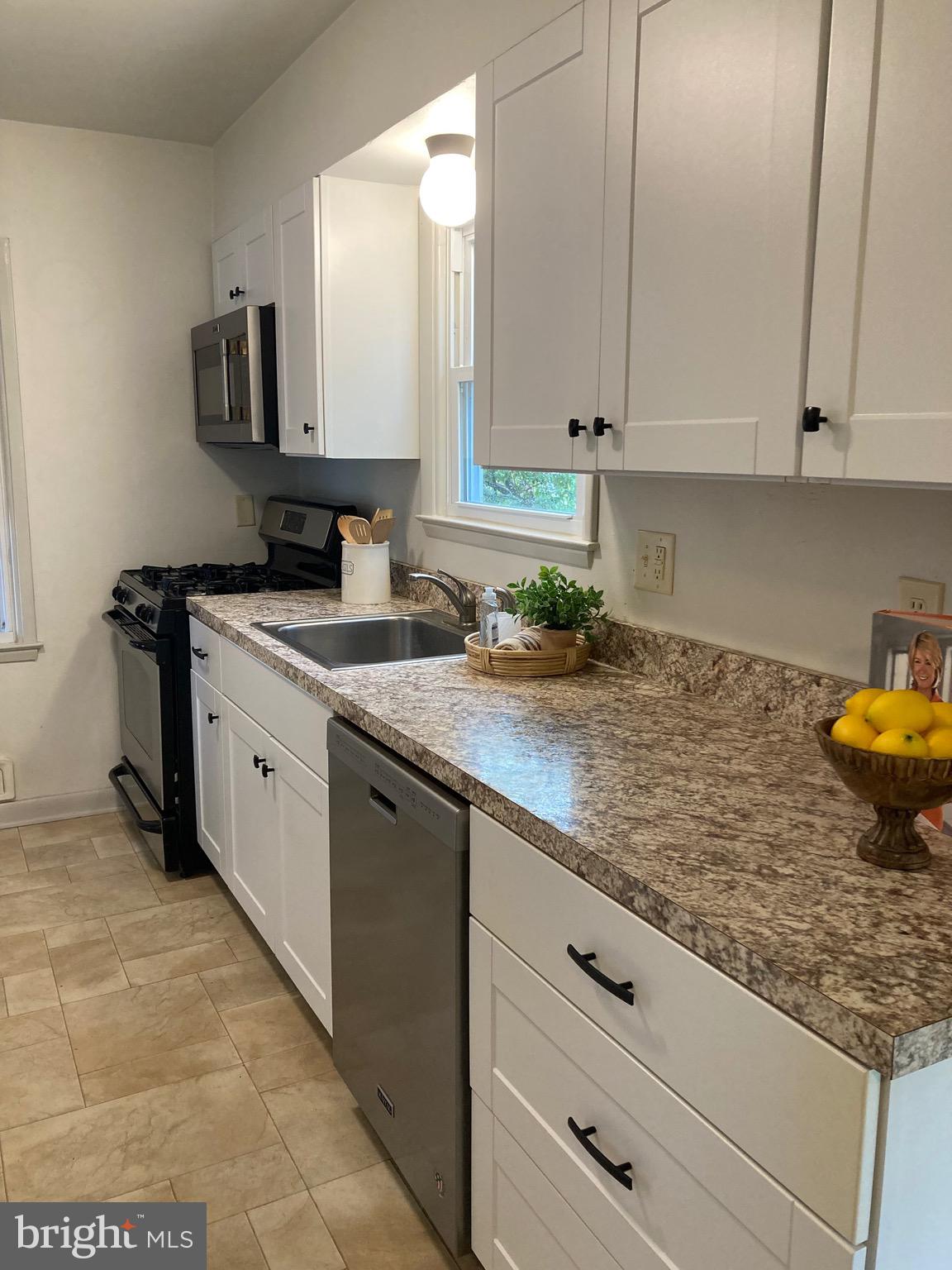 GREENBERRY HILLS - Residential Lease